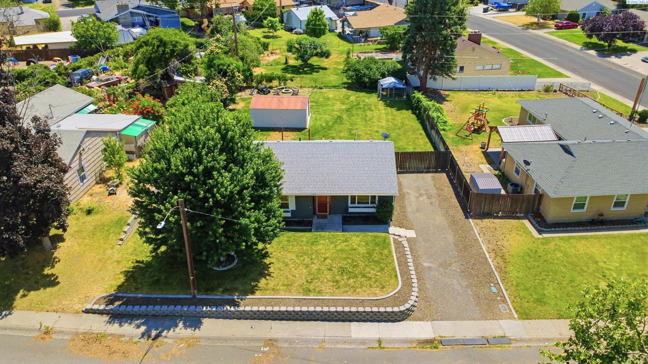 1502 Cottonwood Dr, Richland, WA 99352