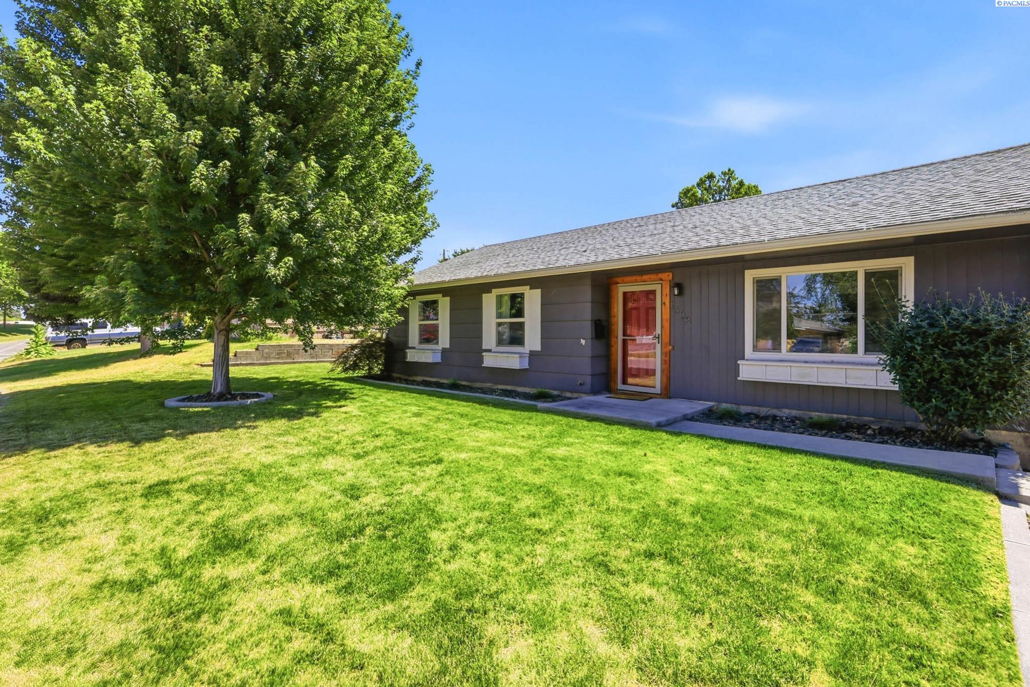 1502 Cottonwood Dr, Richland, WA 99352