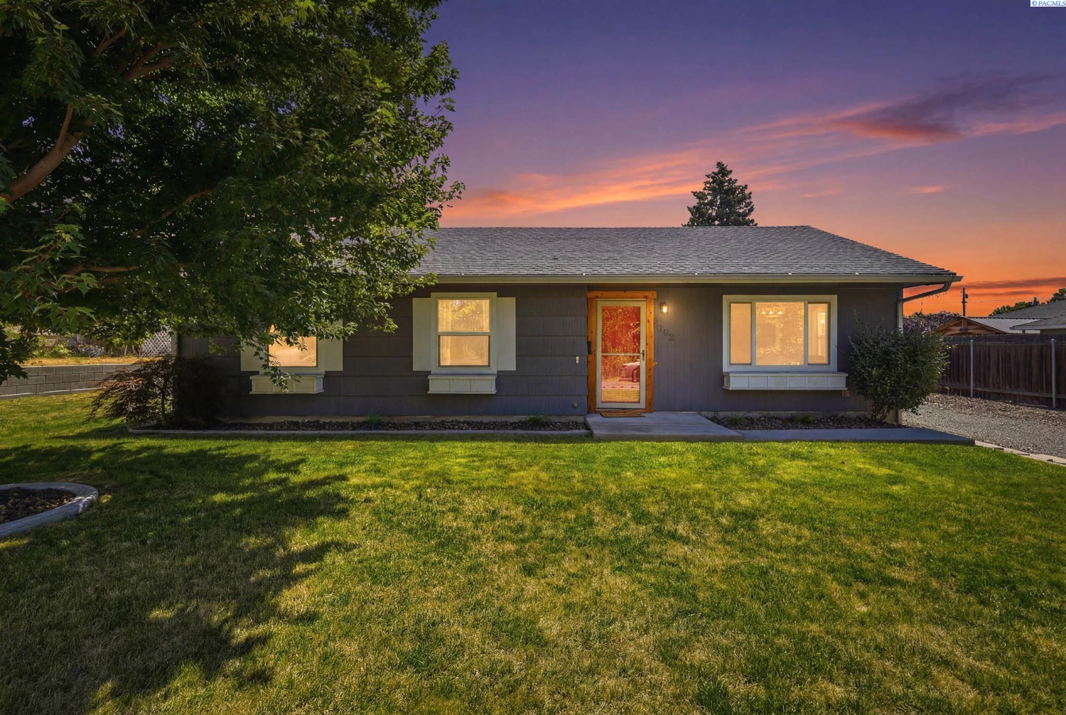 1502 Cottonwood Dr, Richland, WA 99352