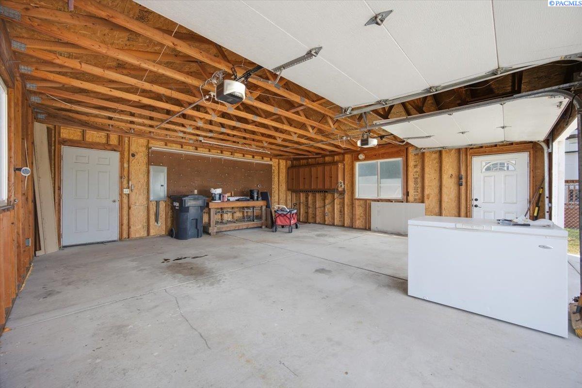 4225 Twinlake Ct, West Richland, WA 99353