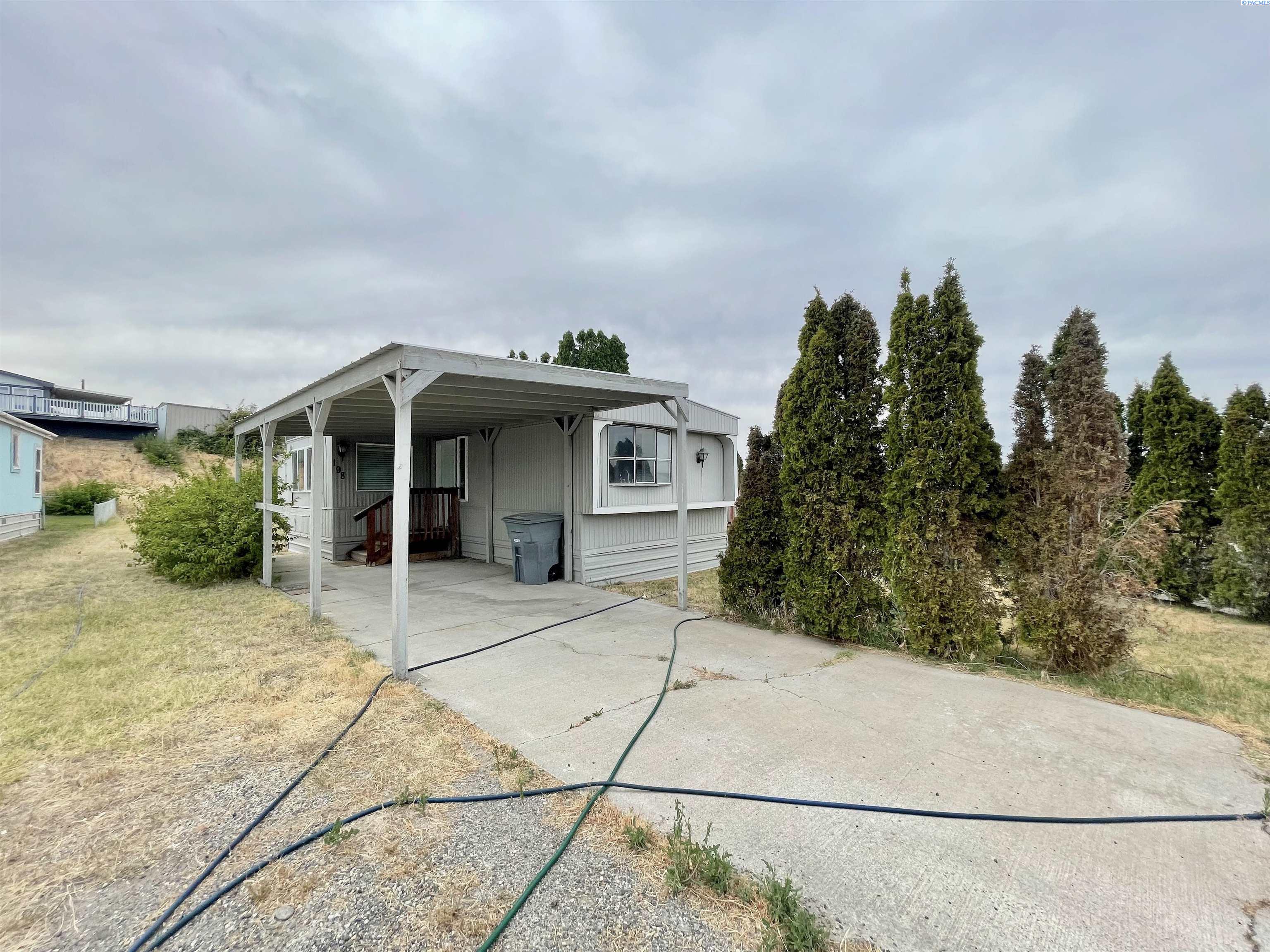 198 Crestwood Dr, Richland, WA 99352