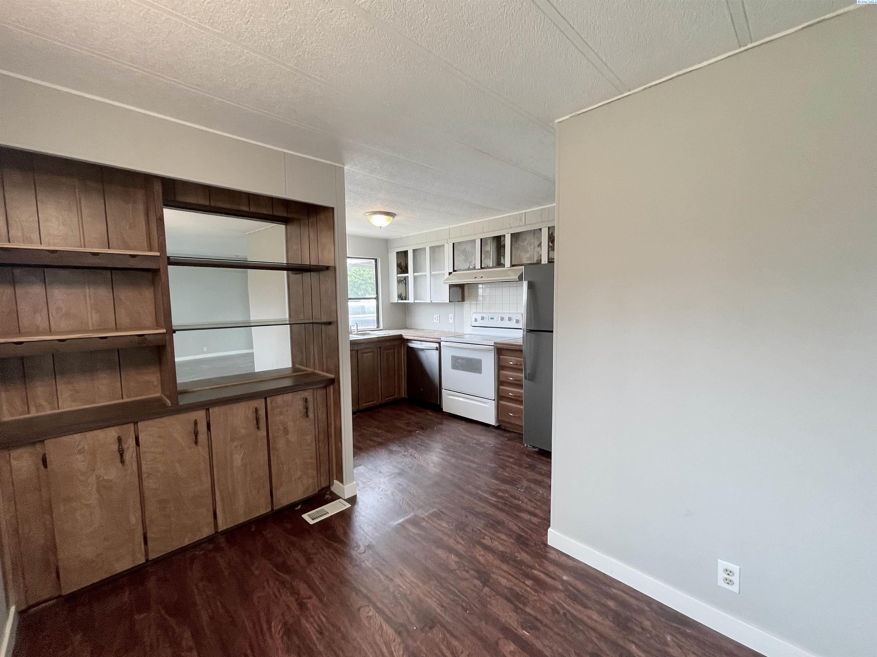 198 Crestwood Dr, Richland, WA 99352