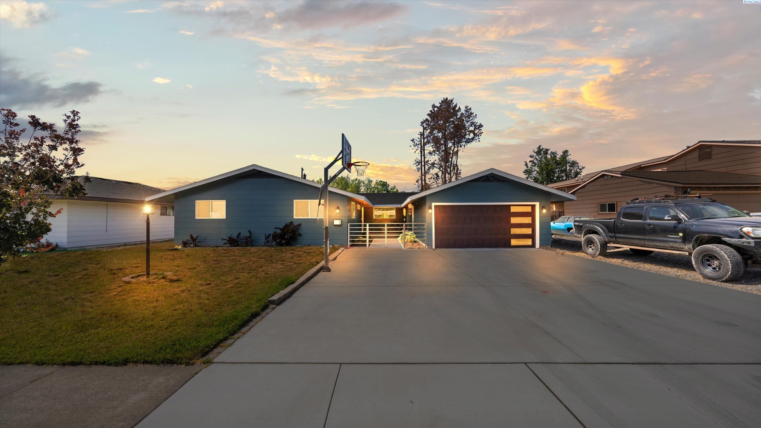 435 20th Ave, Kennewick, WA 99337