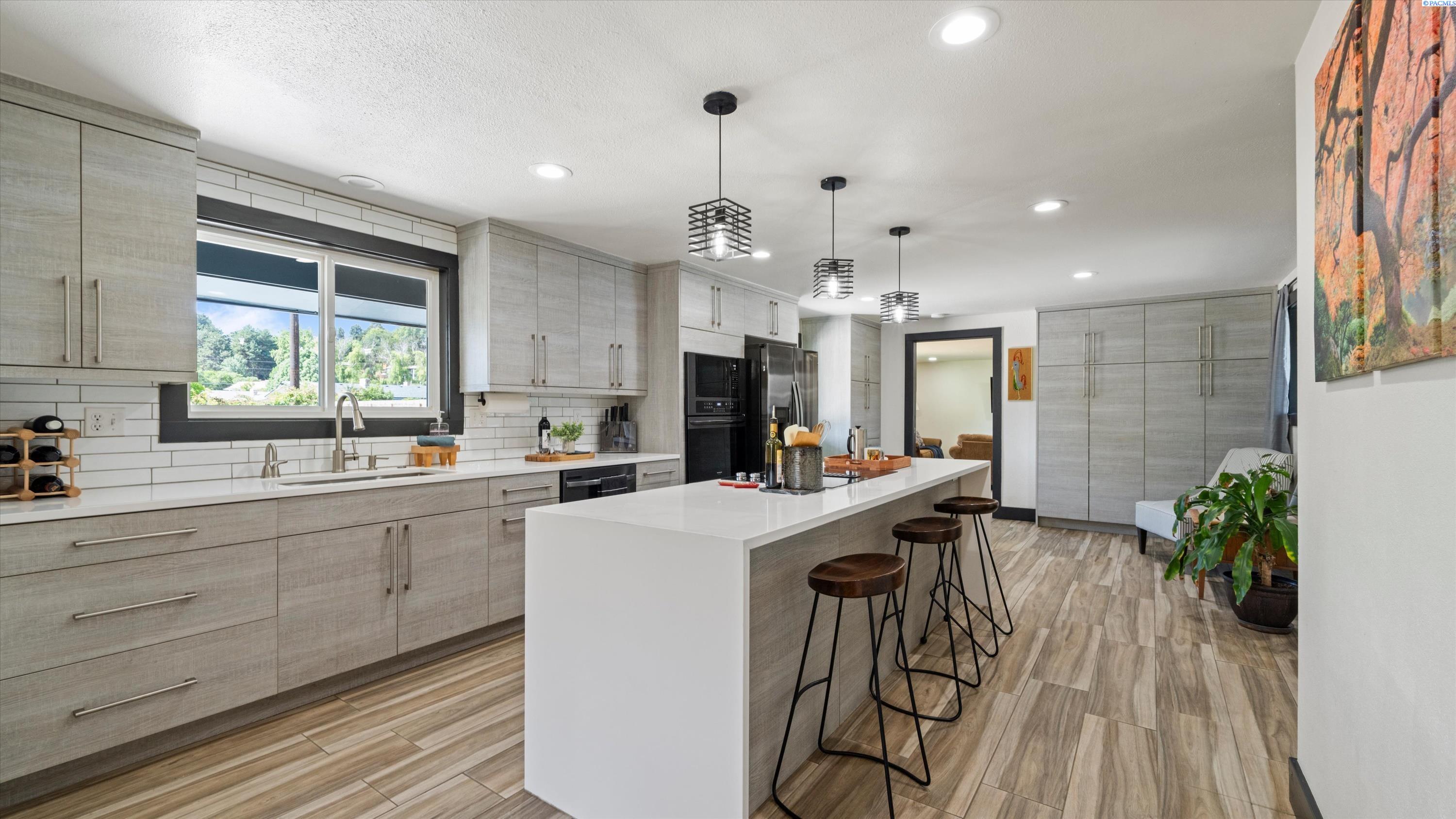 435 20th Ave, Kennewick, WA 99337