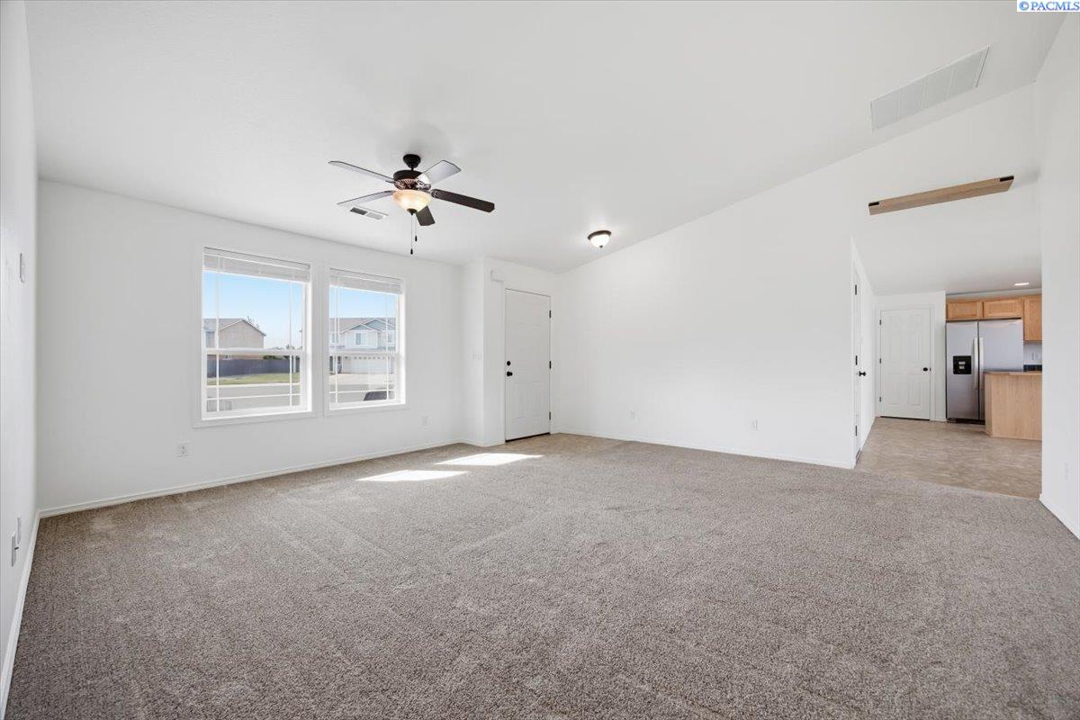 5404 Coolidge Ct, Pasco, WA 99301
