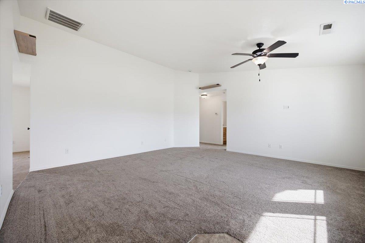5404 Coolidge Ct, Pasco, WA 99301