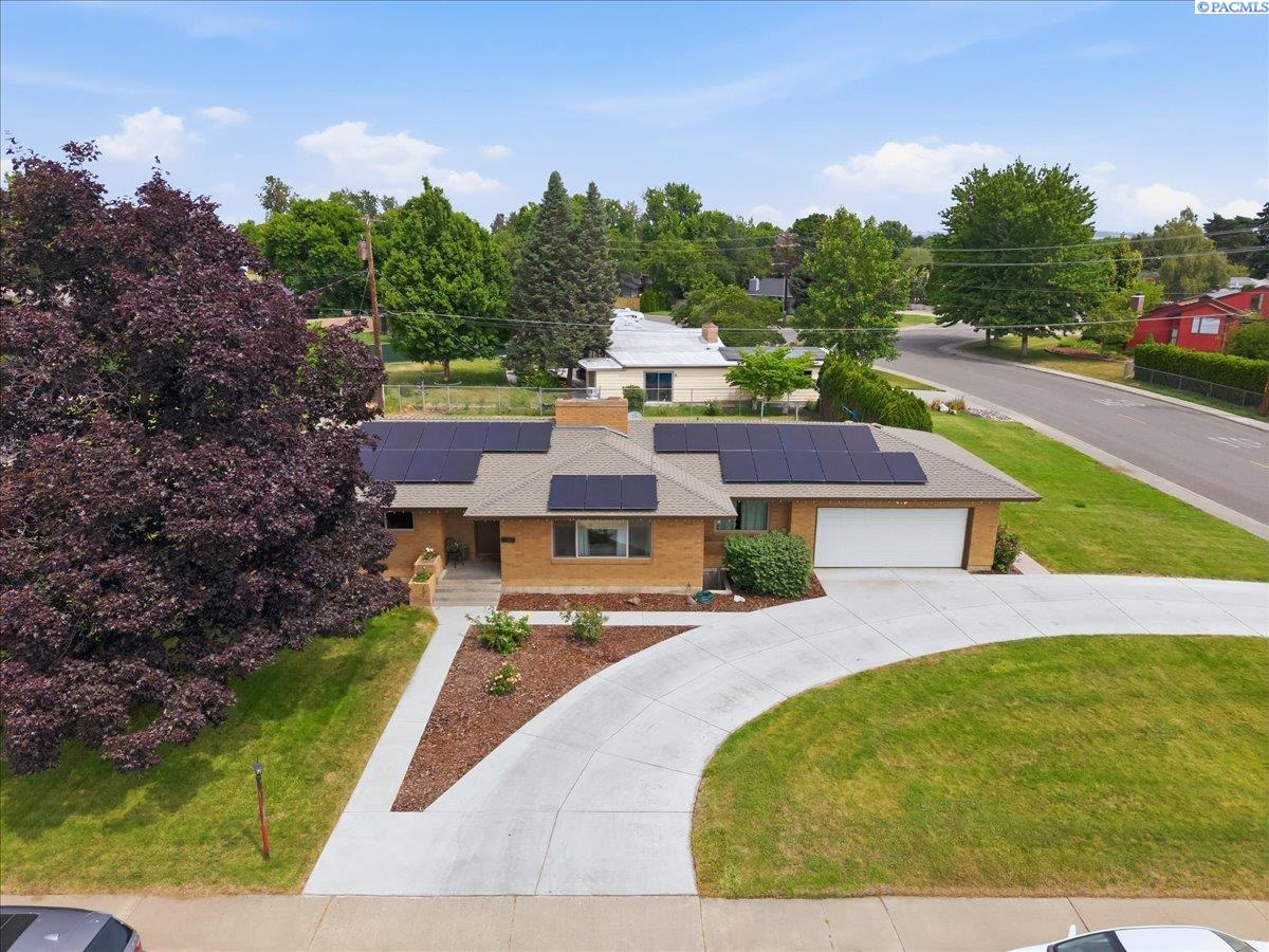 1402 Westwood Ct, Richland, WA 99354