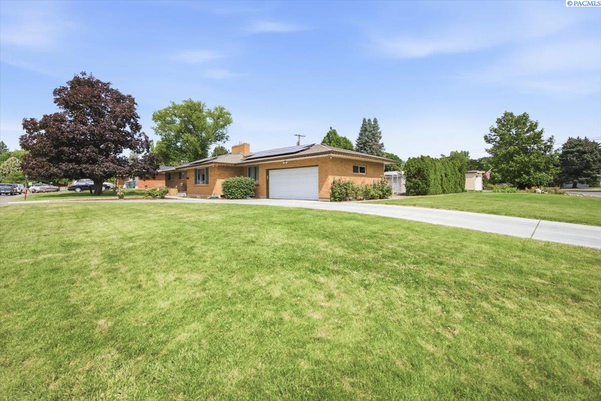 1402 Westwood Ct, Richland, WA 99354