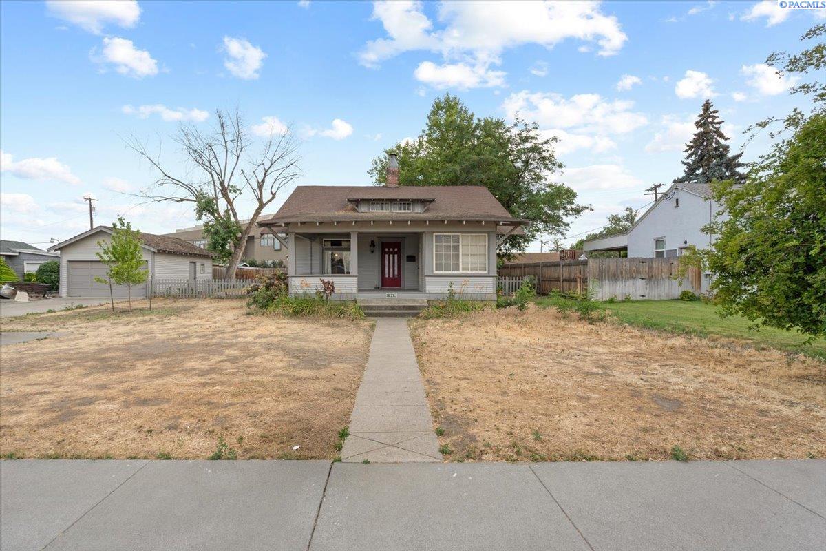 1017 Kennewick Ave, Kennewick, WA 99337