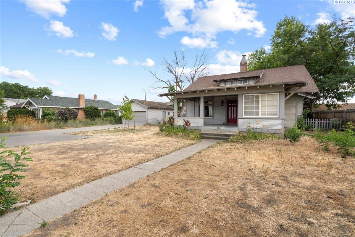 1017 Kennewick Ave, Kennewick, WA 99337