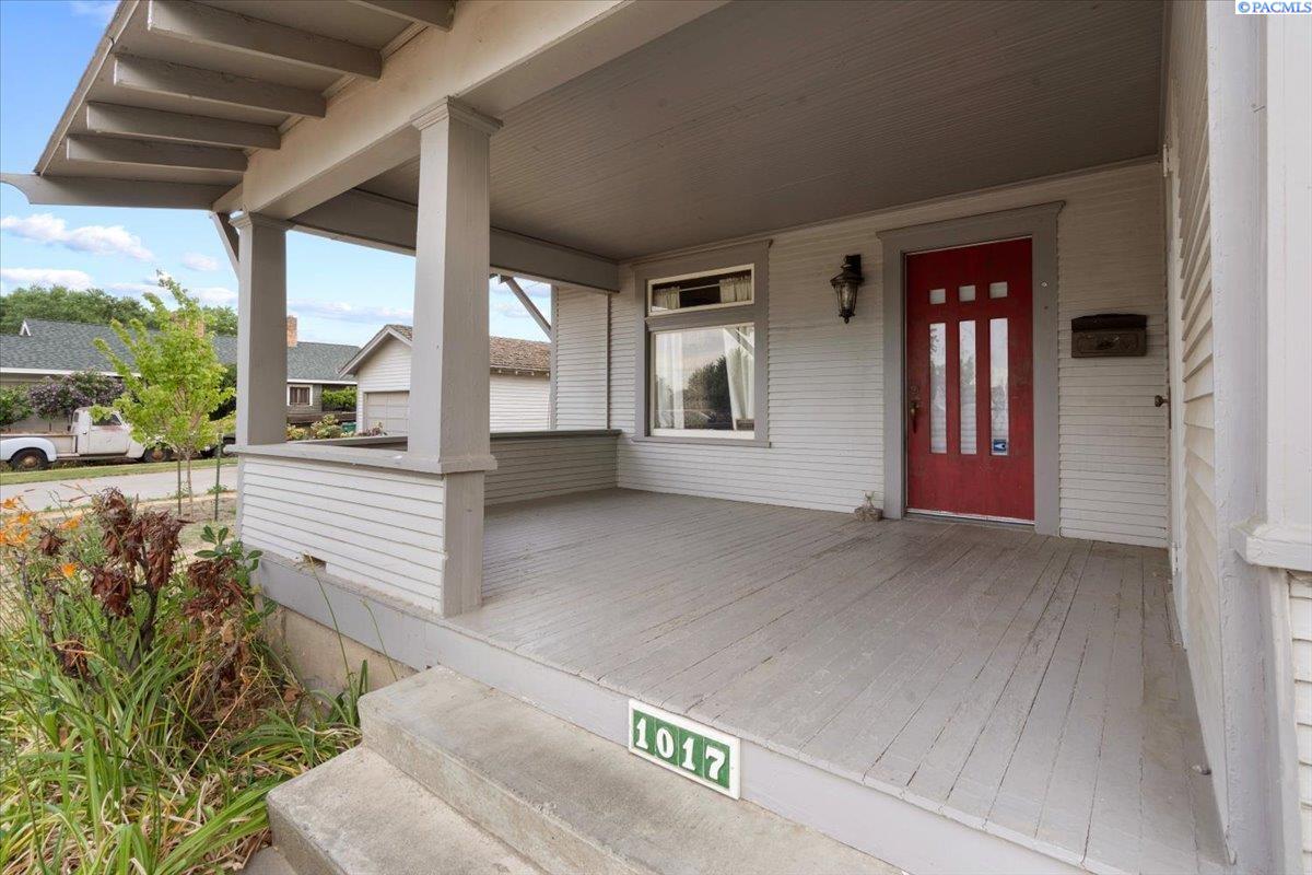 1017 Kennewick Ave, Kennewick, WA 99337