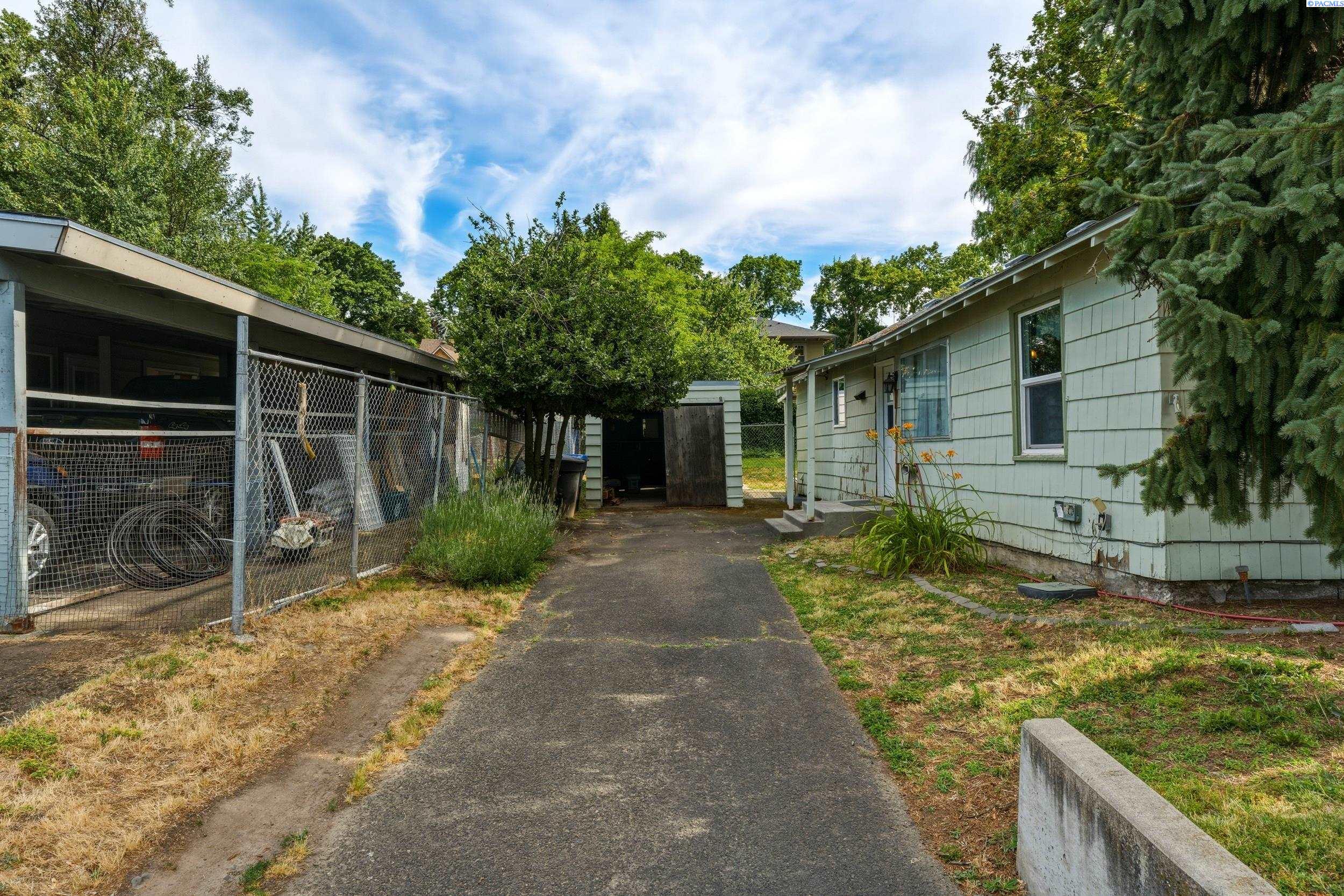 1022 Hobson St, Walla Walla, WA 99362-2414