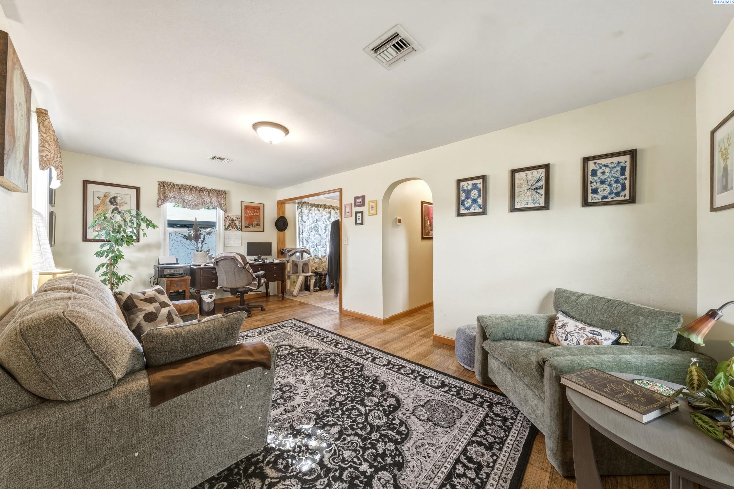 1022 Hobson St, Walla Walla, WA 99362-2414