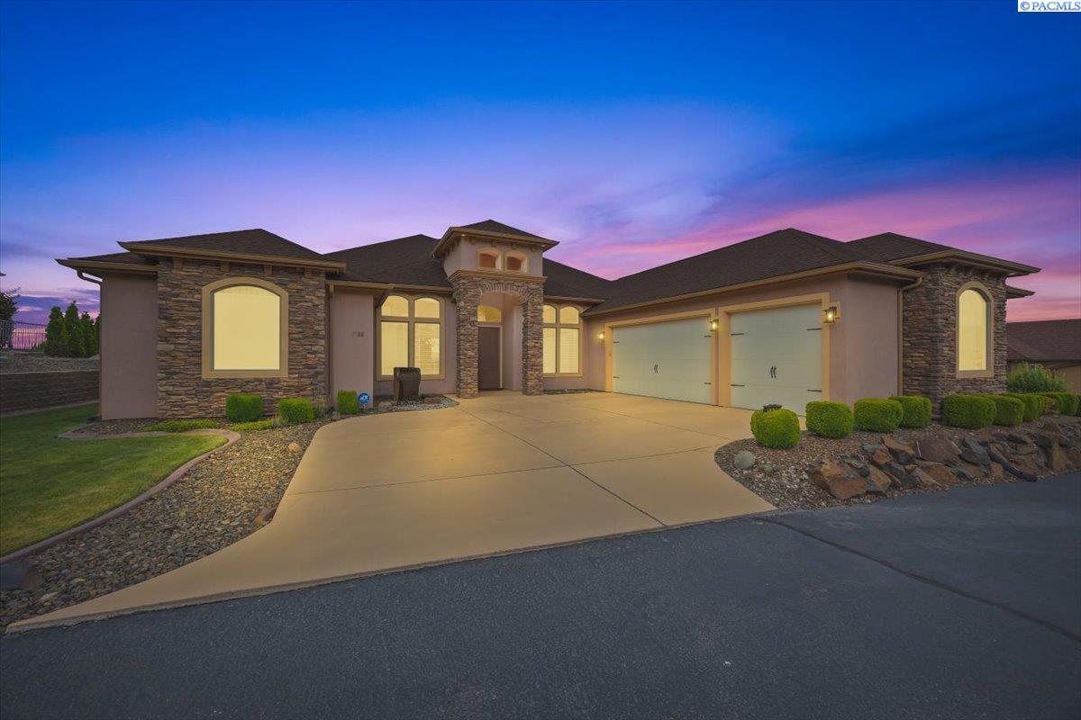 1388 Tuscany Pl, Richland, WA 99352