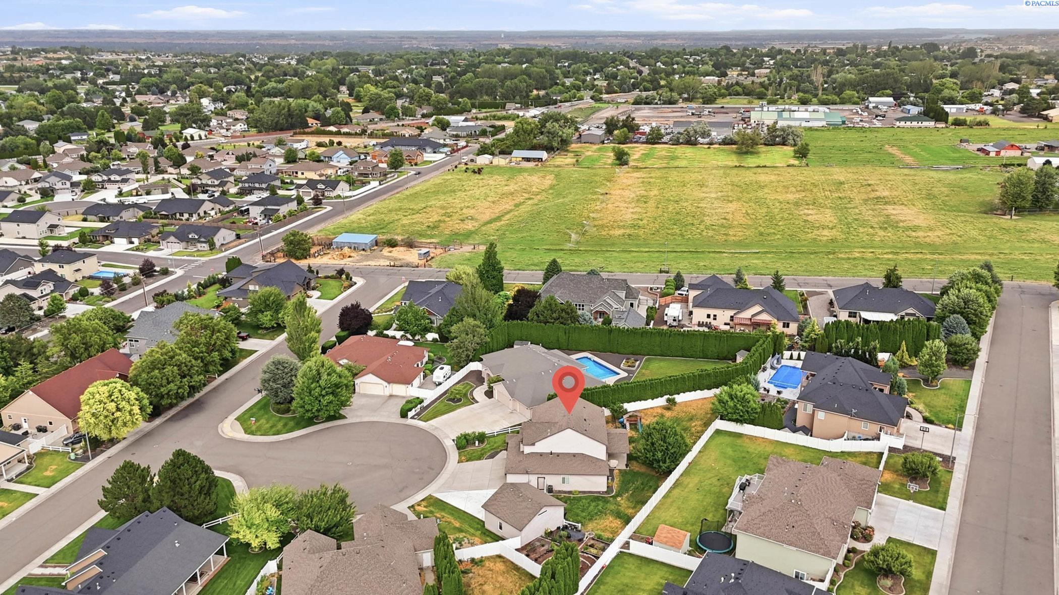4104 Wenview Ct, West Richland, WA 99353