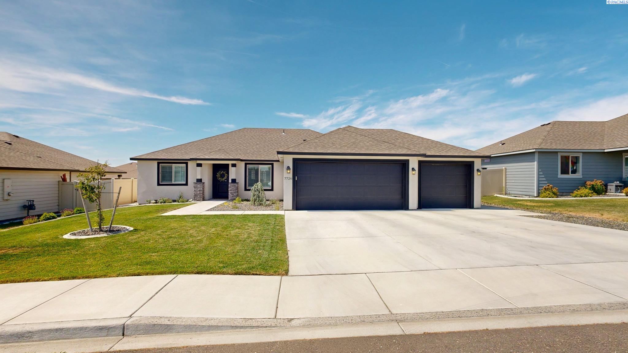 7726 Coldwater Dr, Pasco, WA 99301