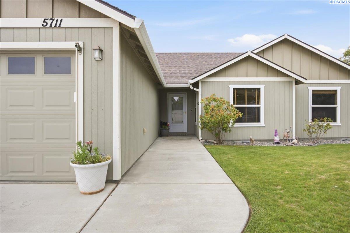 5711 Wailea Ct, West Richland, WA 99353