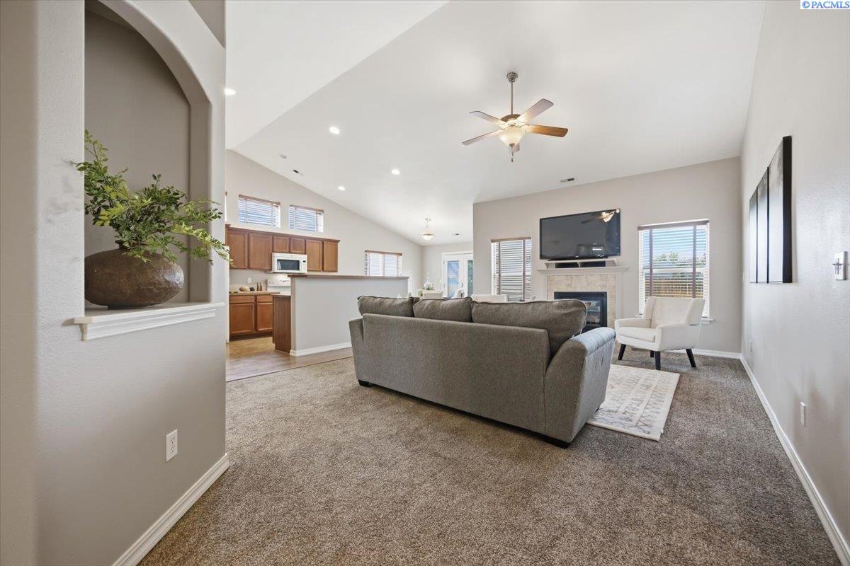 5711 Wailea Ct, West Richland, WA 99353