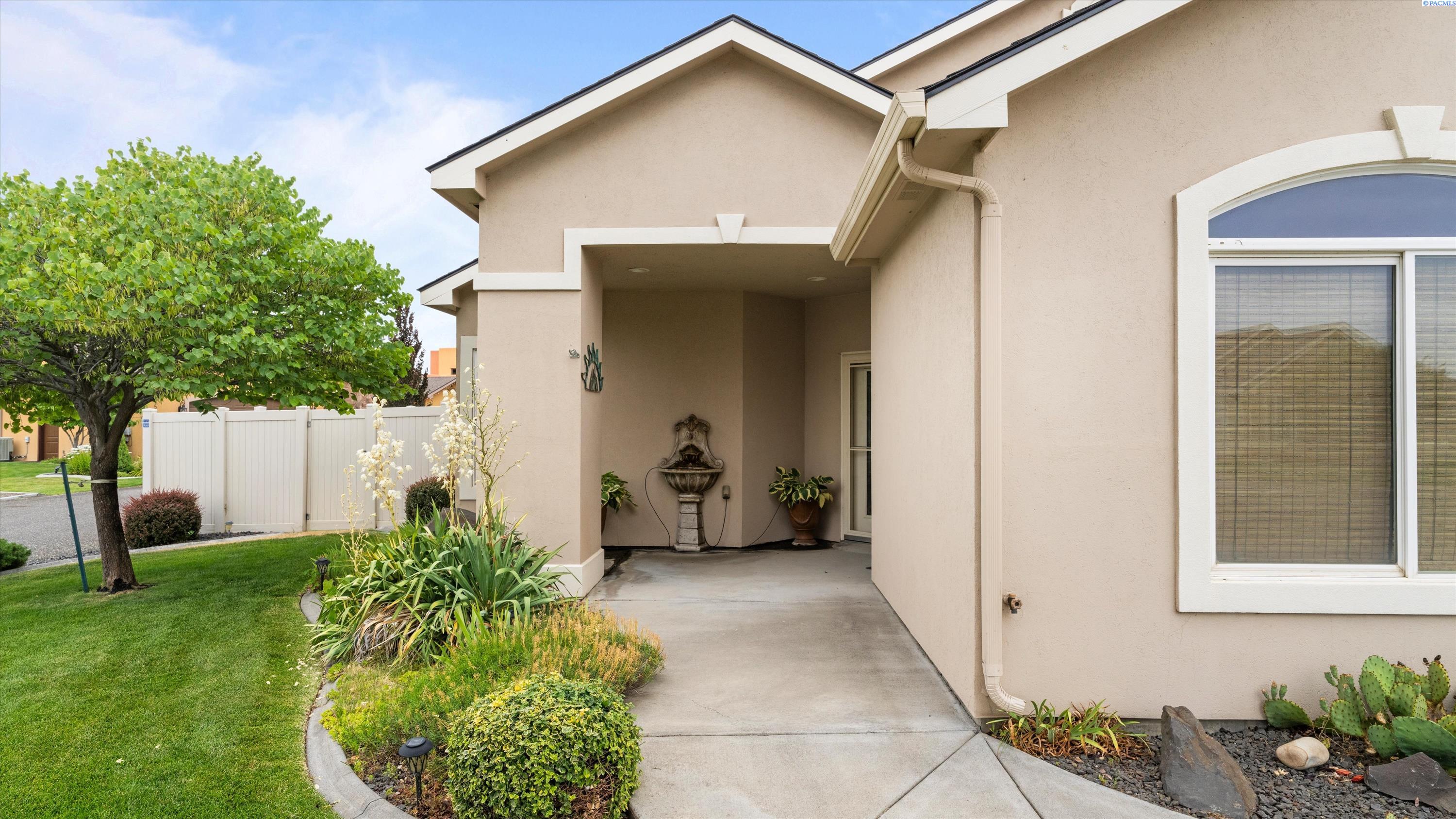 2750 Stonecreek Dr, Richland, WA 99354