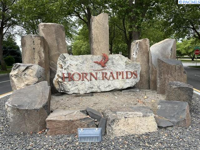 2750 Stonecreek Dr, Richland, WA 99354
