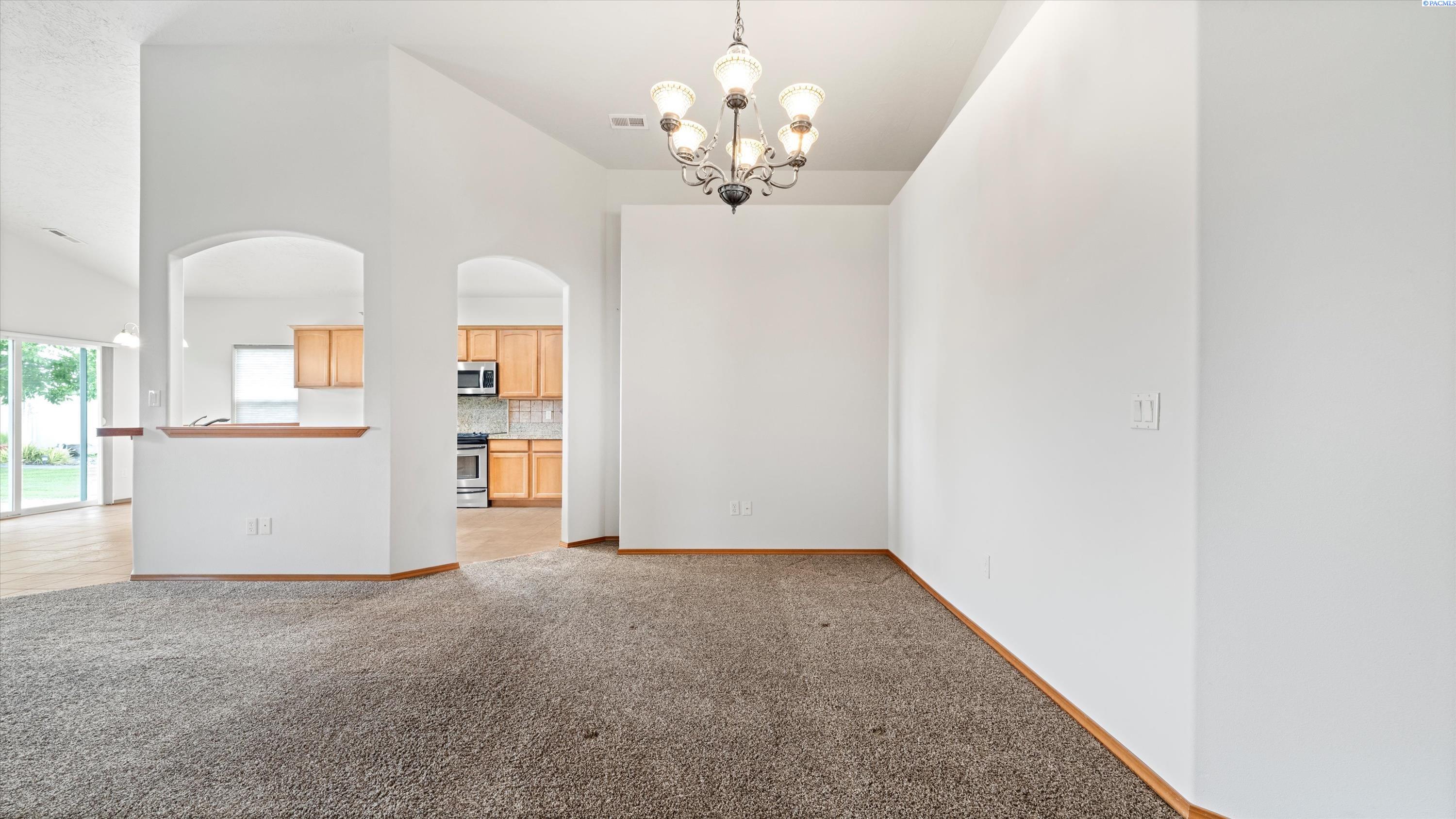 2750 Stonecreek Dr, Richland, WA 99354