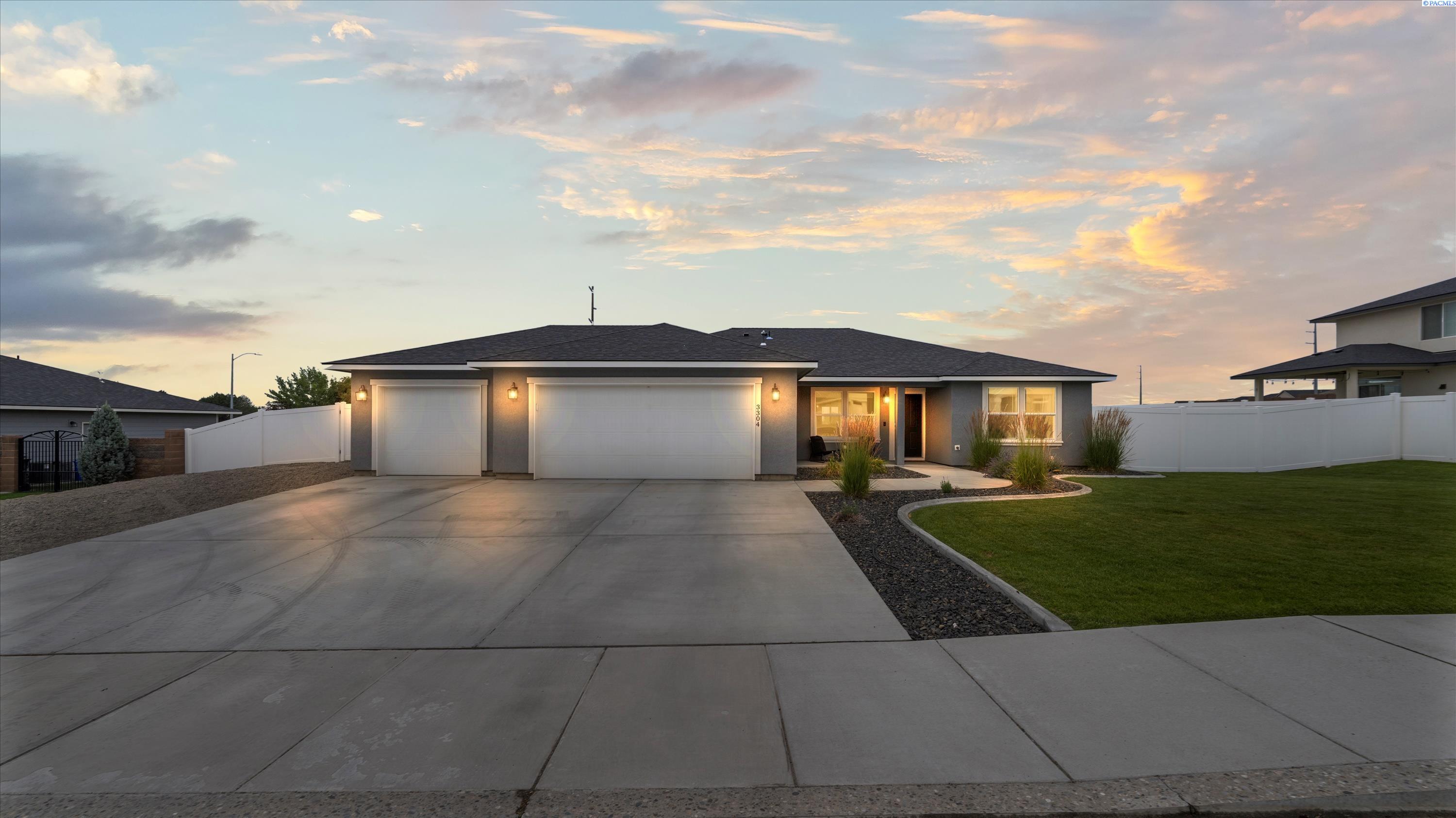 3304 Lapis Ln, Pasco, WA 99301