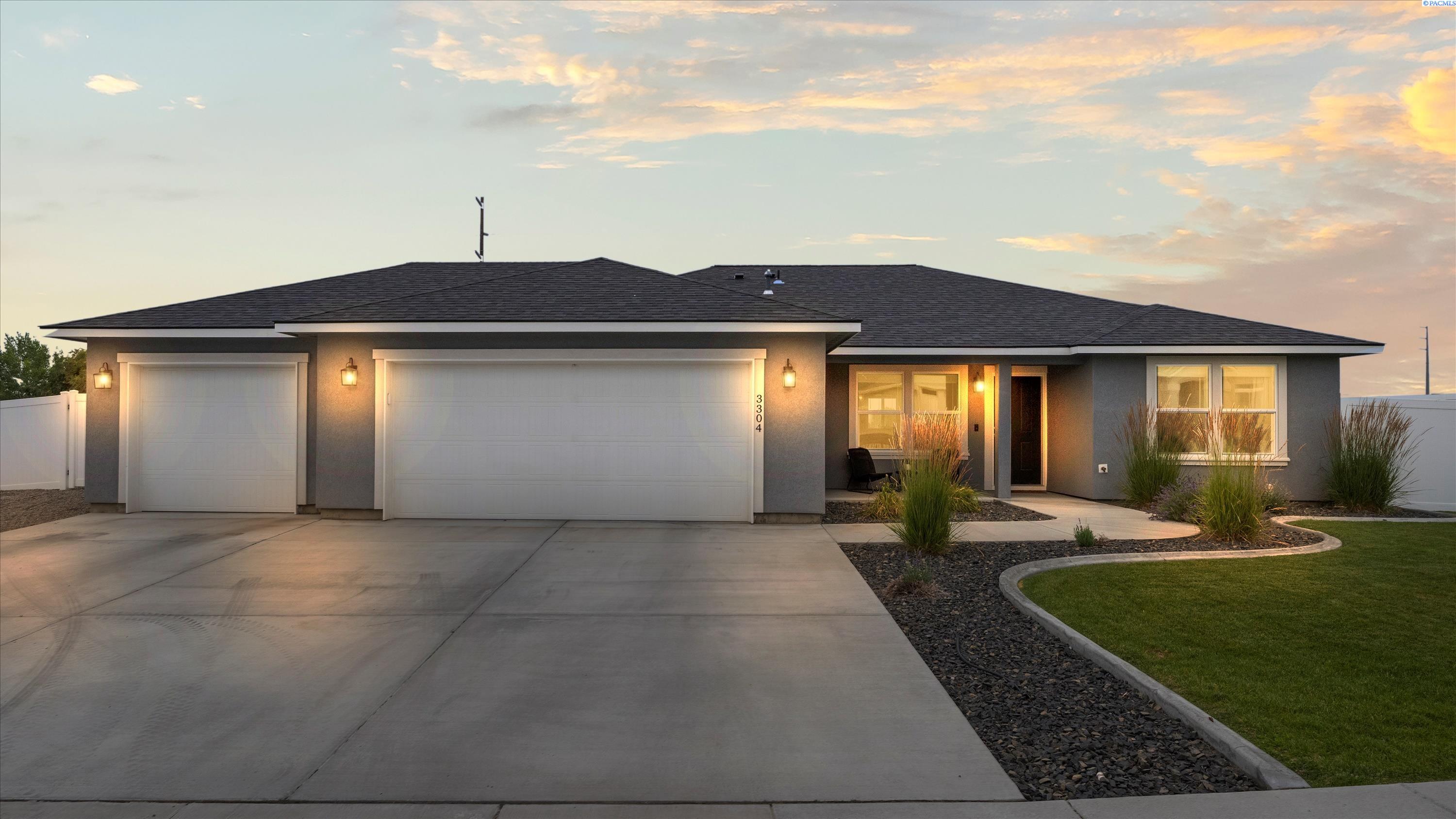 3304 Lapis Ln, Pasco, WA 99301