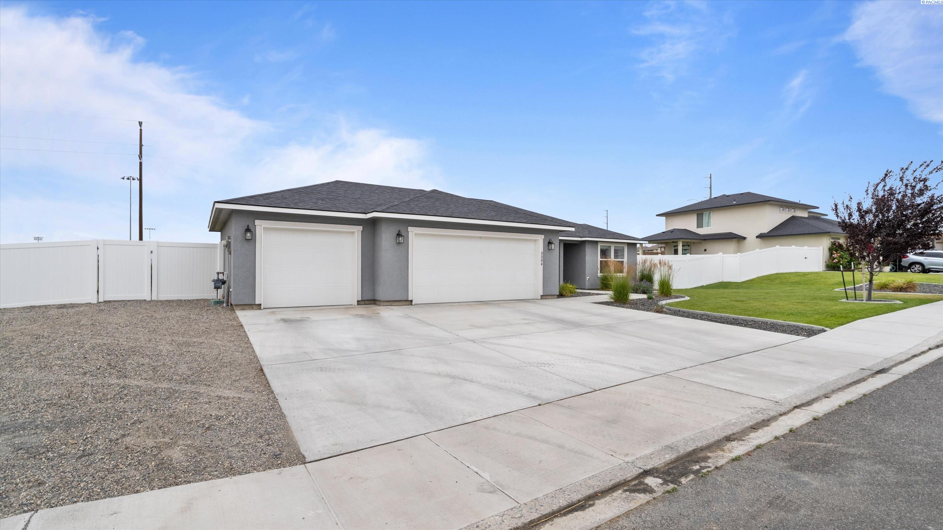 3304 Lapis Ln, Pasco, WA 99301