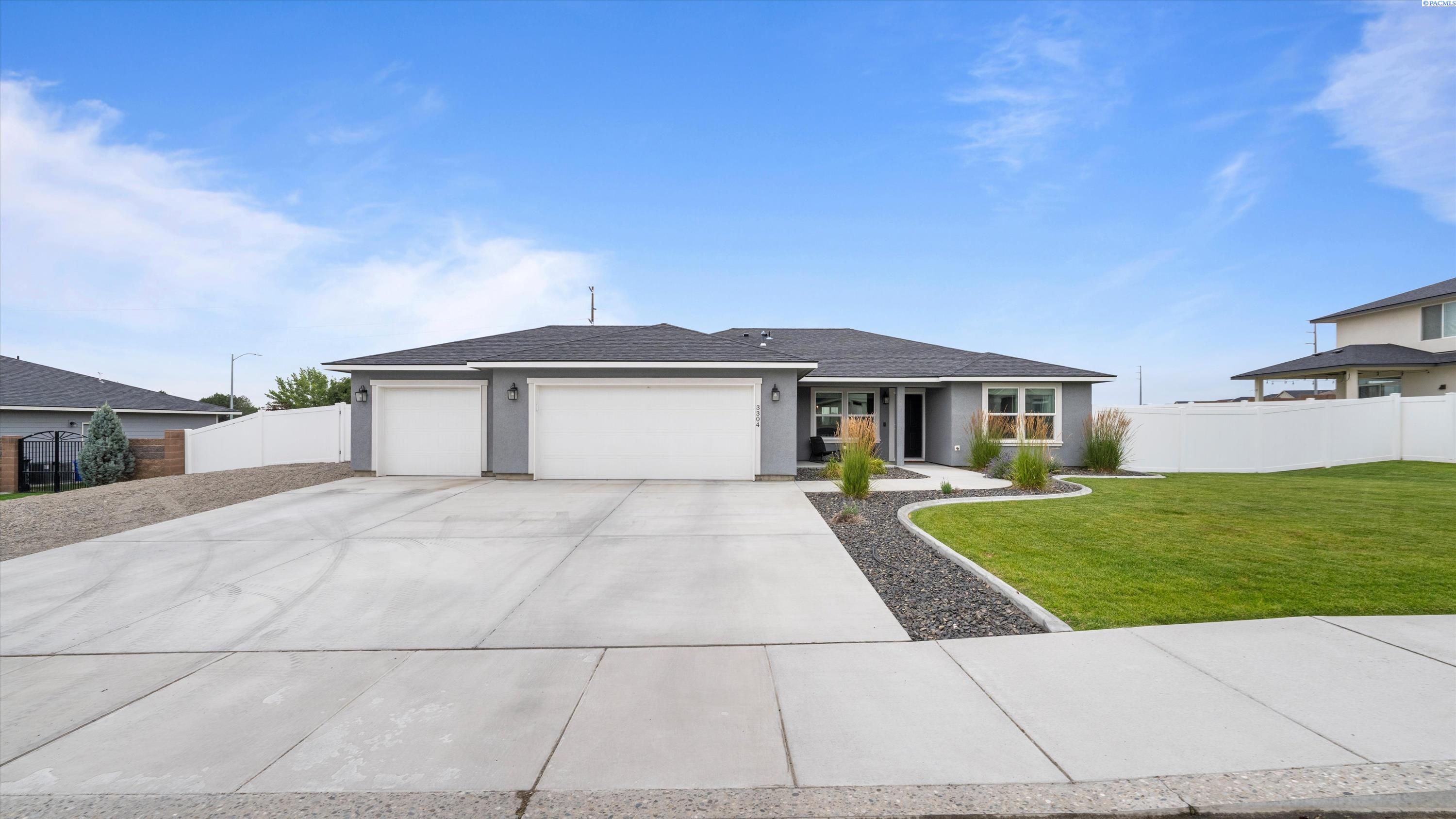 3304 Lapis Ln, Pasco, WA 99301