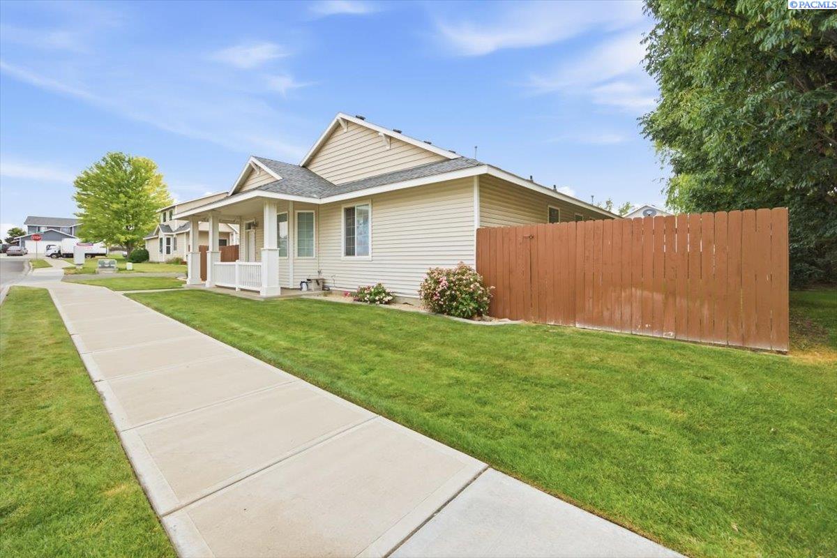 6211 Oriole Dr, Pasco, WA 99301-7978