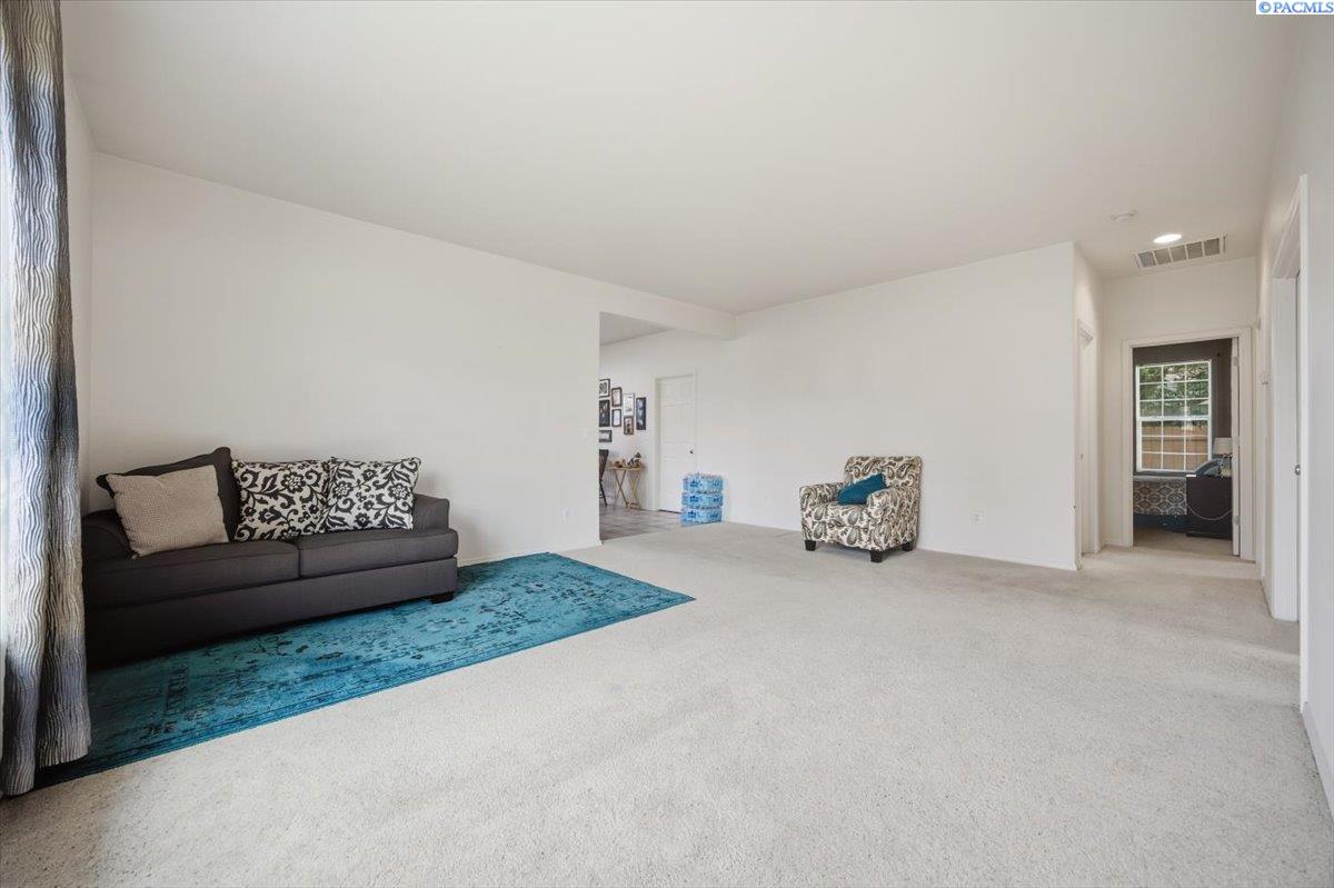 6211 Oriole Dr, Pasco, WA 99301-7978