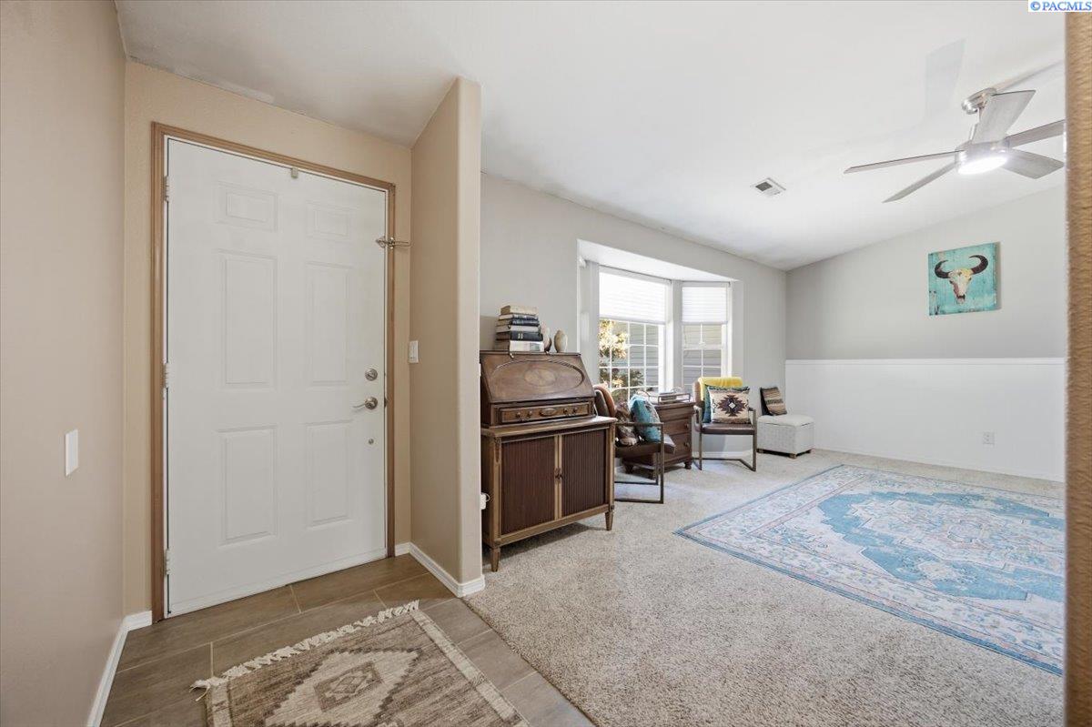 162 Jill Marie St, Burbank, WA 99323