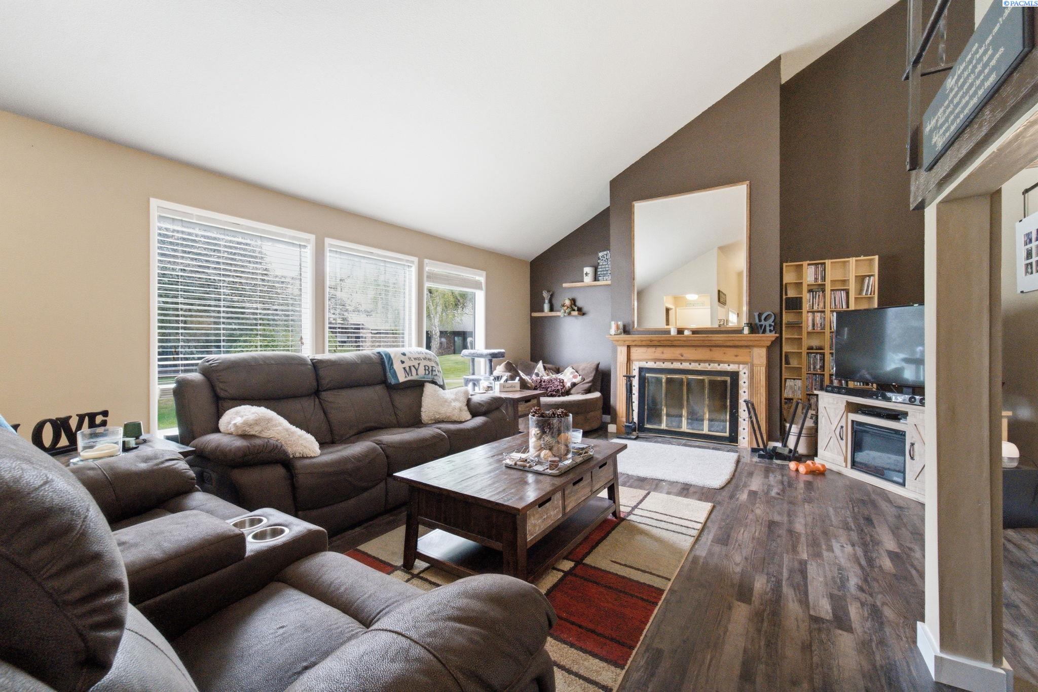 42514 Klamath Ave Apt A5, Kennewick, WA 99336