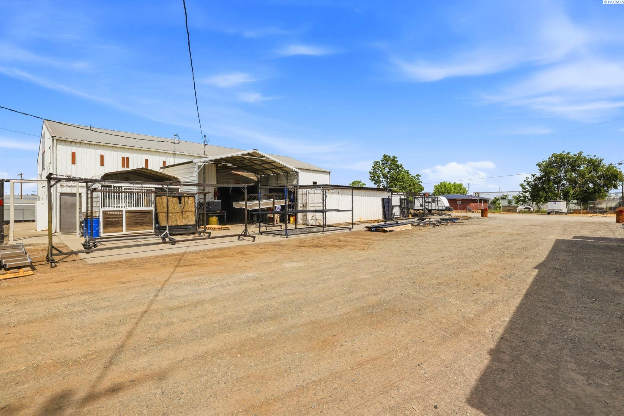 927 Lindsay Ave, Pasco, WA 99301