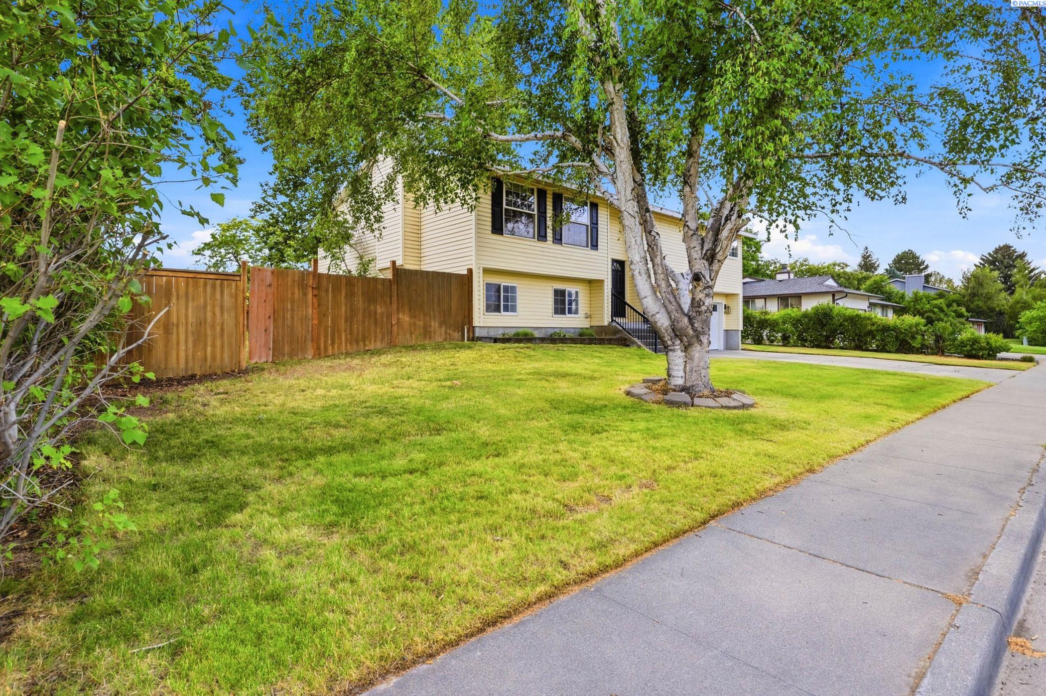 4517 14th Ave, Kennewick, WA 99338