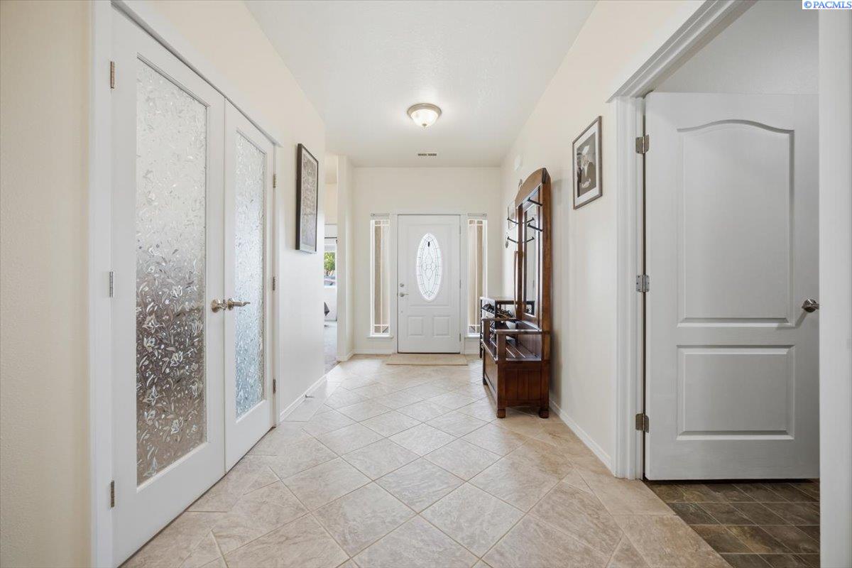 2609 Eaglewatch Loop, Richland, WA 99354