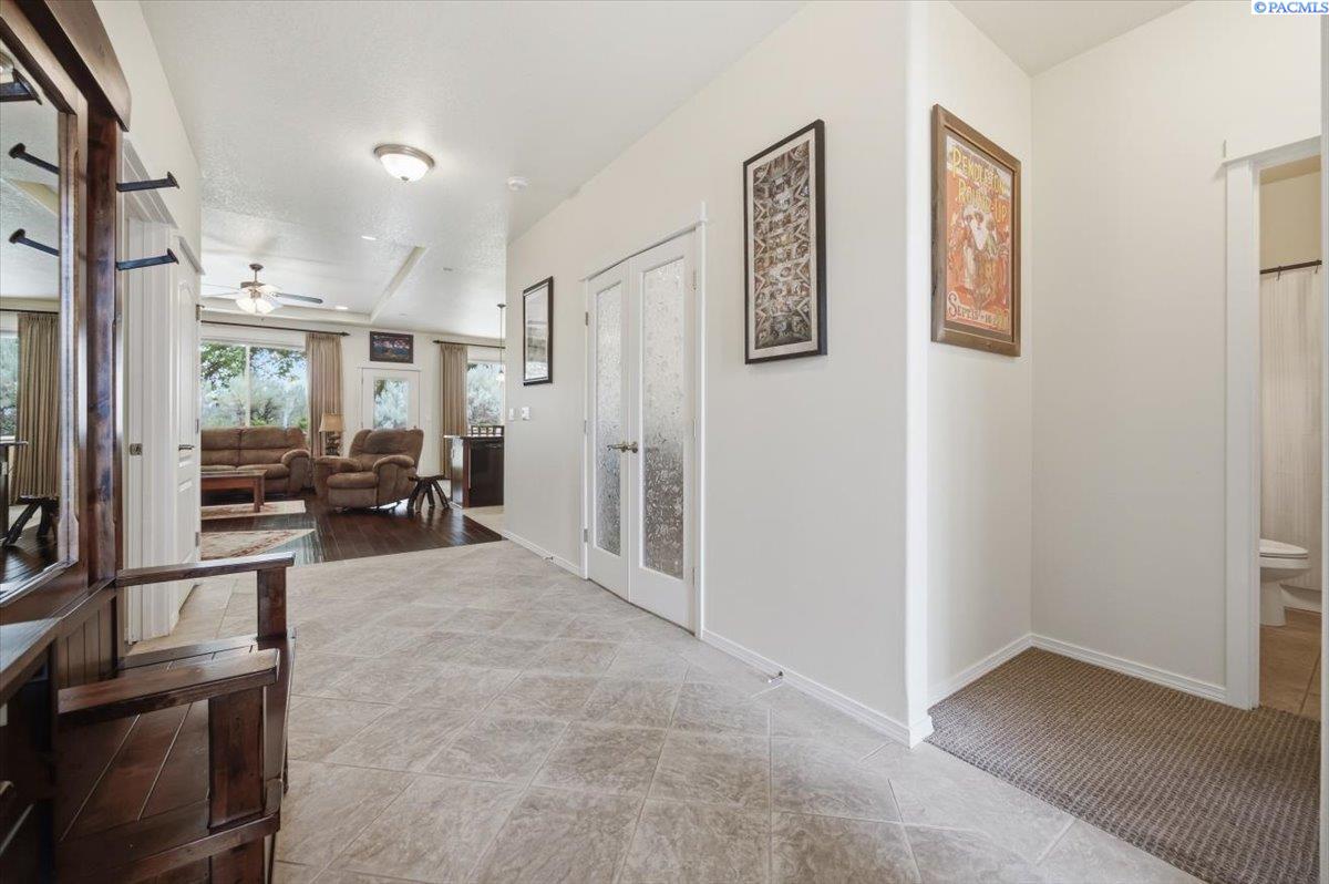 2609 Eaglewatch Loop, Richland, WA 99354
