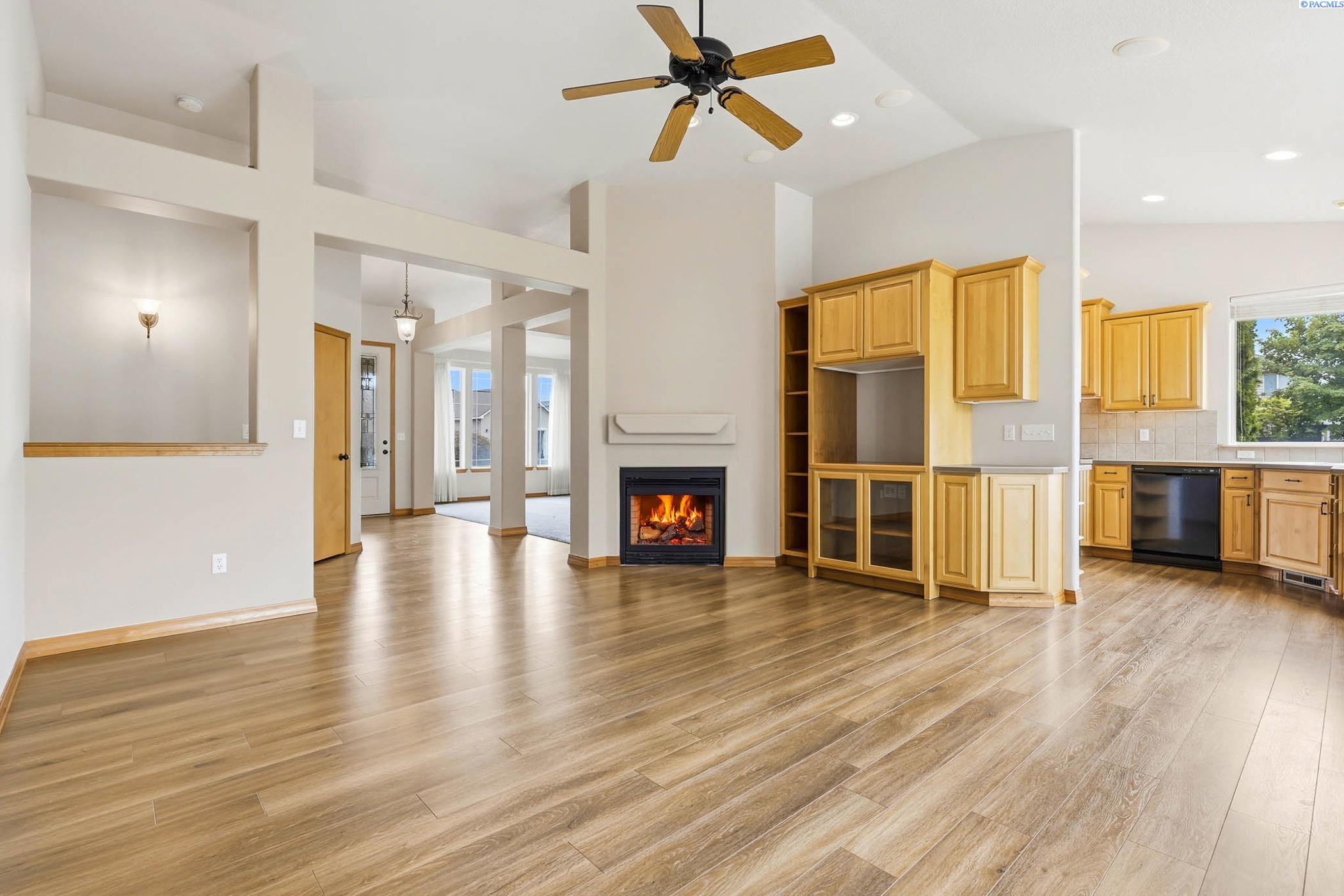 1355 Jonagold Dr, Richland, WA 99352