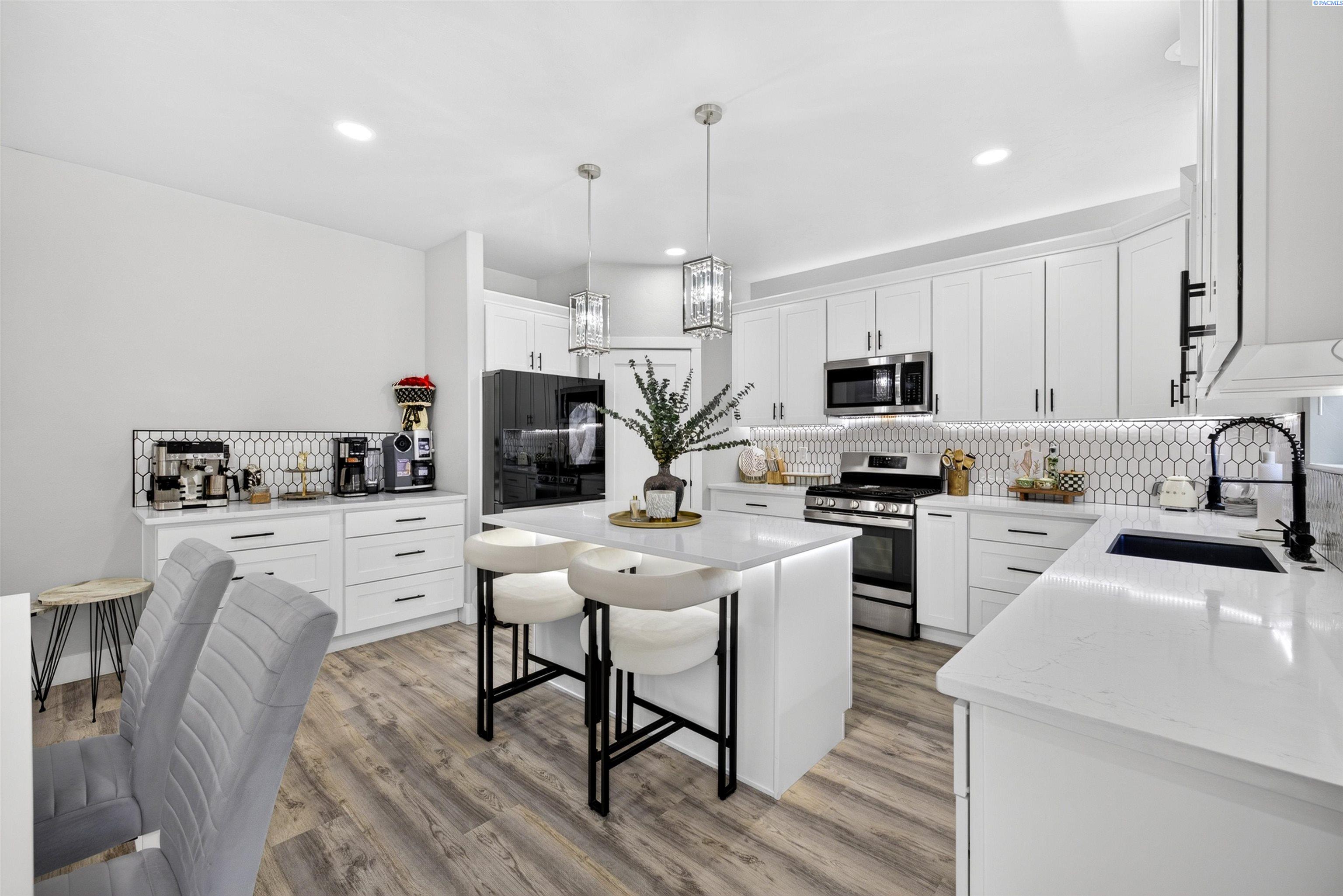 4315 Cowlitz , Richland, WA 99352