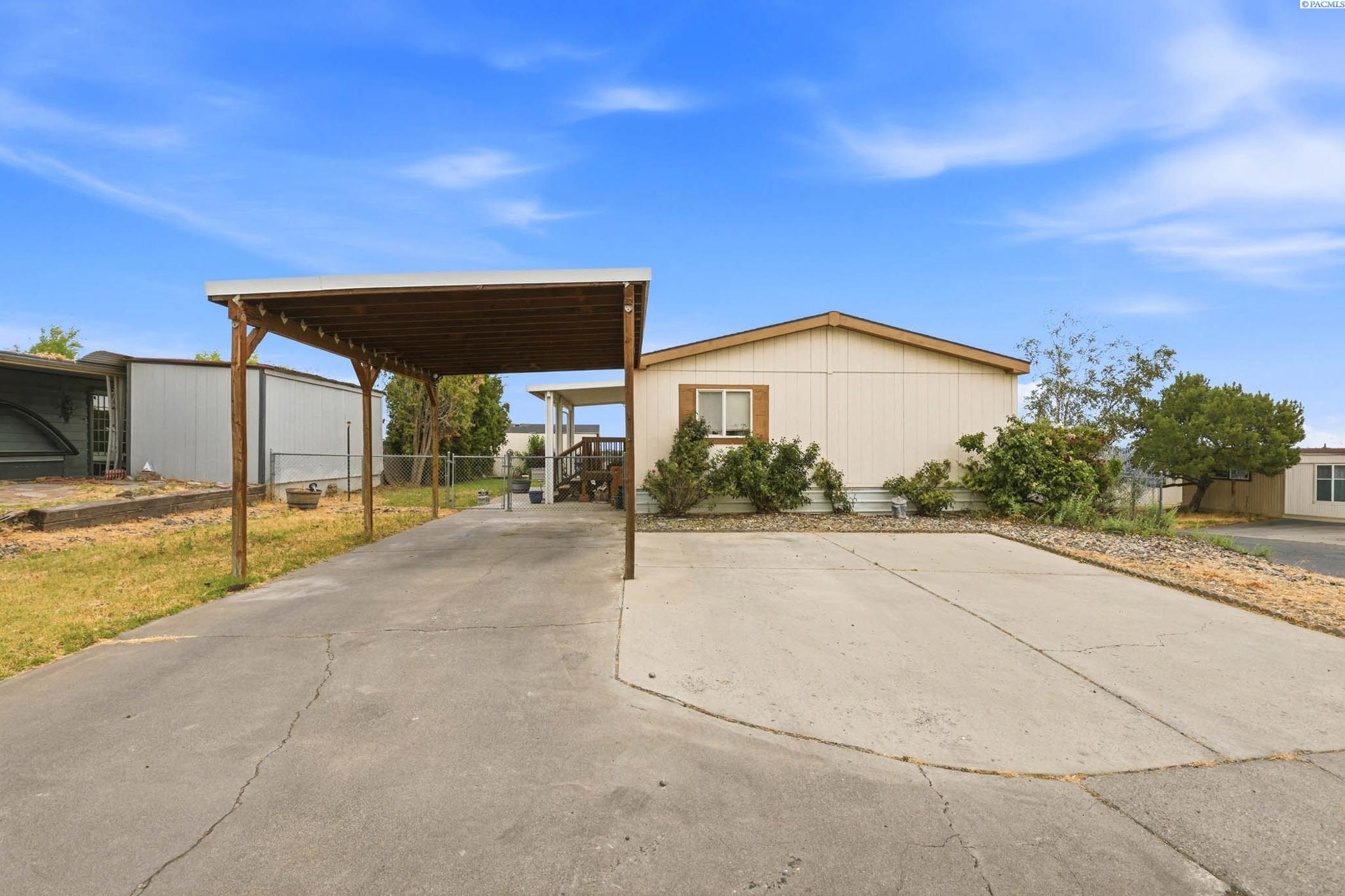 125 Lonetree Ln, Richland, WA 99352
