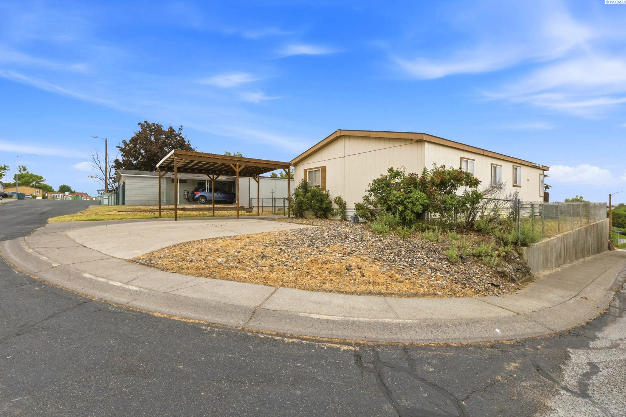 125 Lonetree Ln, Richland, WA 99352