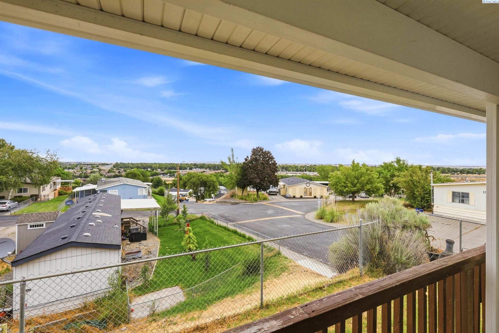 125 Lonetree Ln, Richland, WA 99352