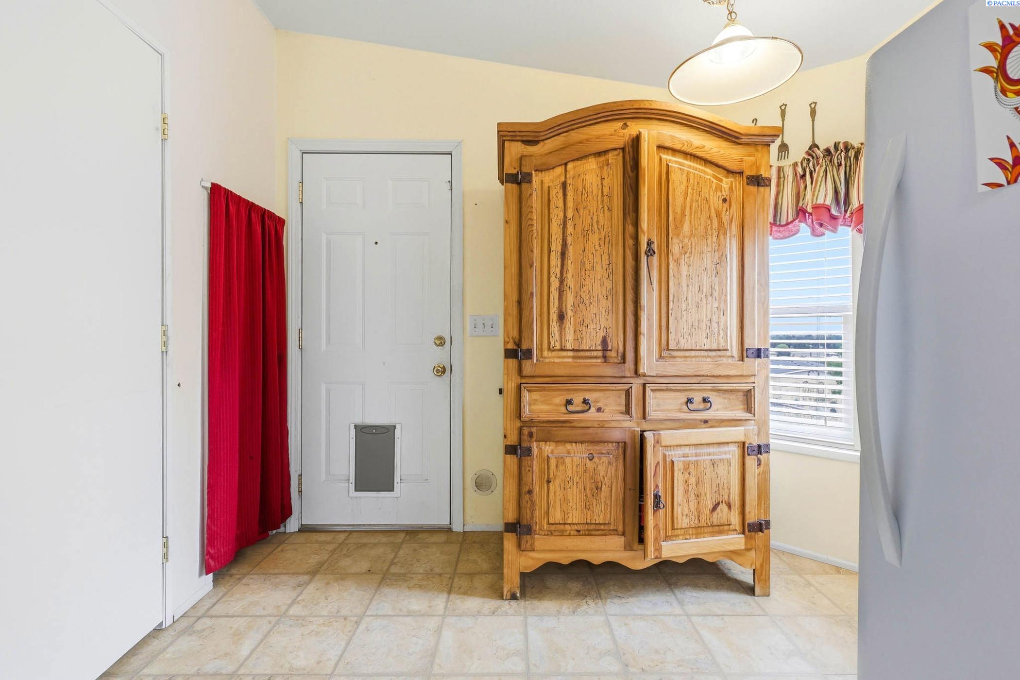 125 Lonetree Ln, Richland, WA 99352
