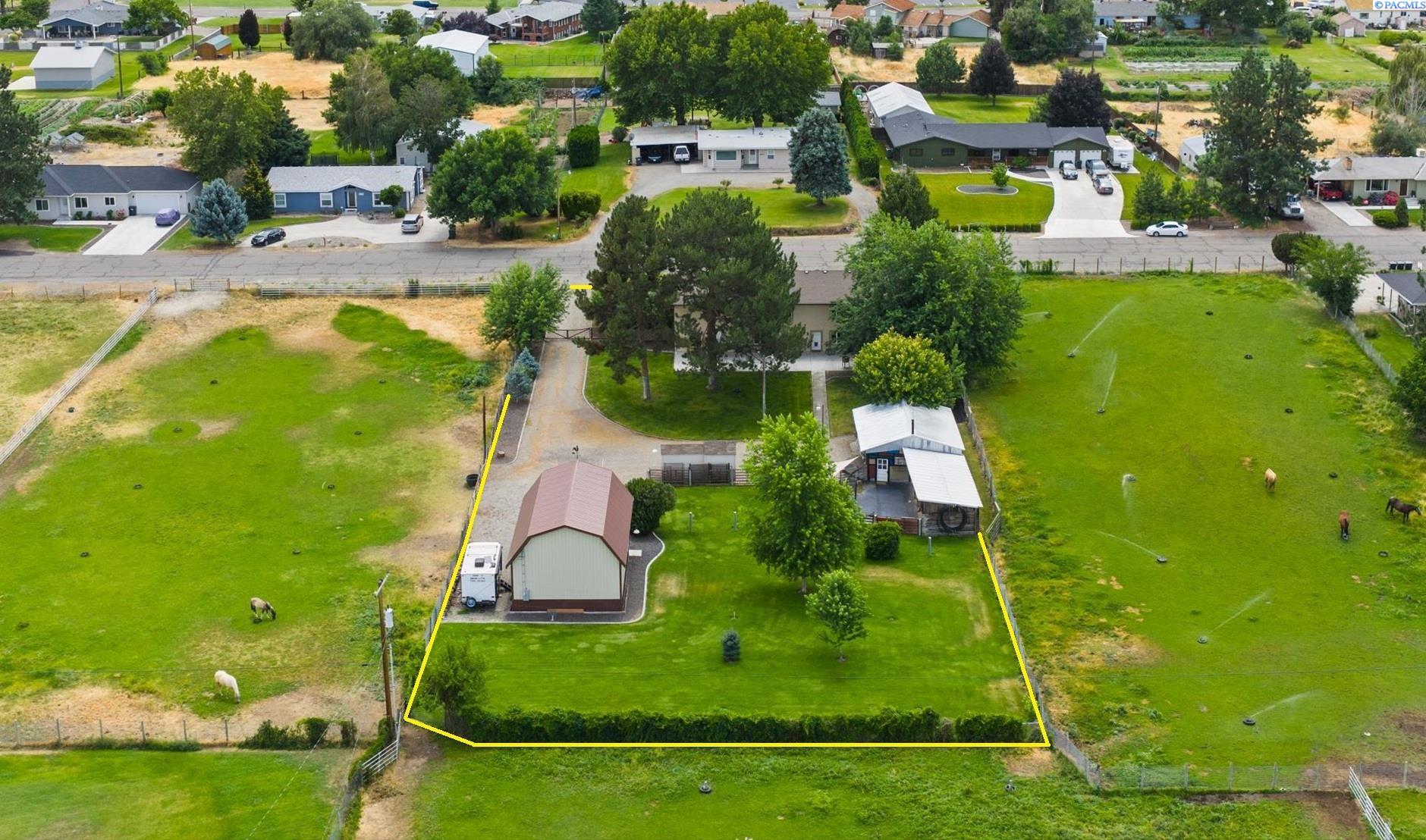 4911 Livingston Rd, Pasco, WA 99301
