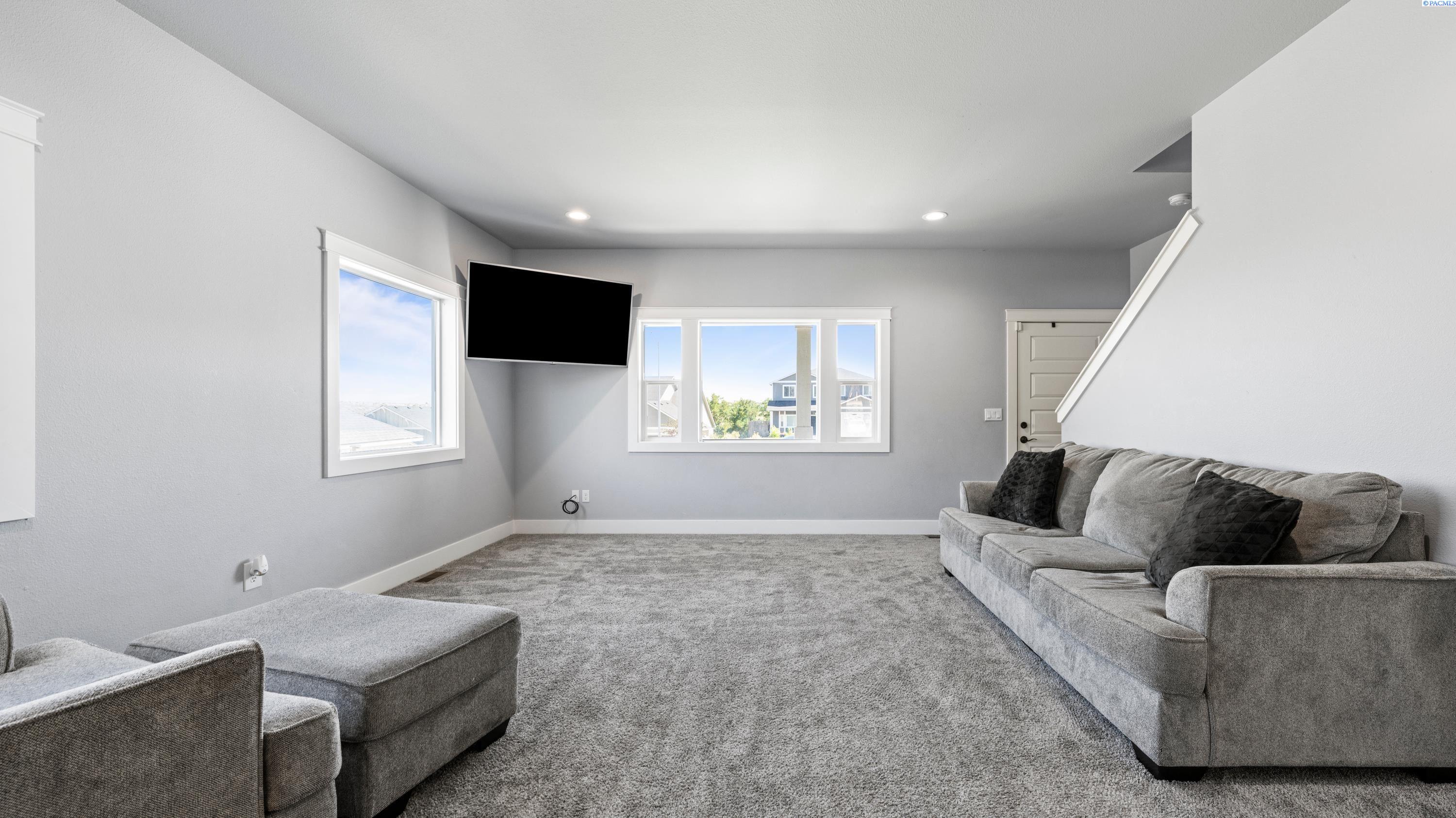 2873 Mackenzie Ct, Richland, WA 99352