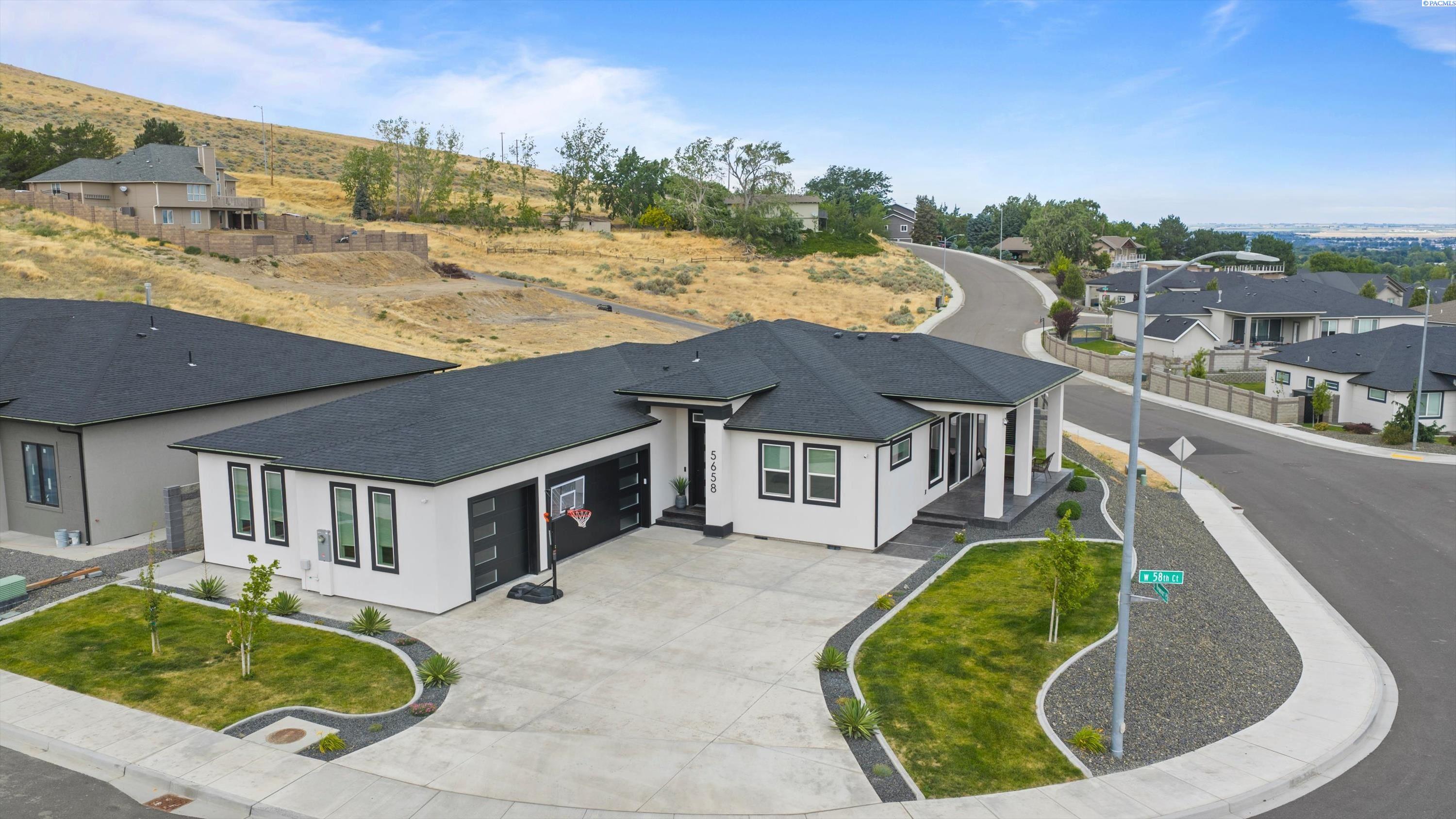 5658 Newport Place Pr, Kennewick, WA 99337