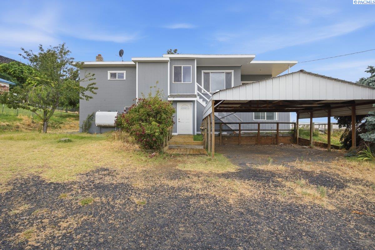 175 Hwy 730 , Burbank, WA 99323