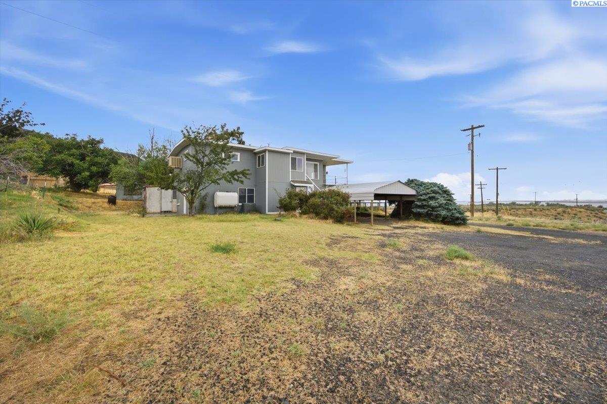 175 Hwy 730 , Burbank, WA 99323