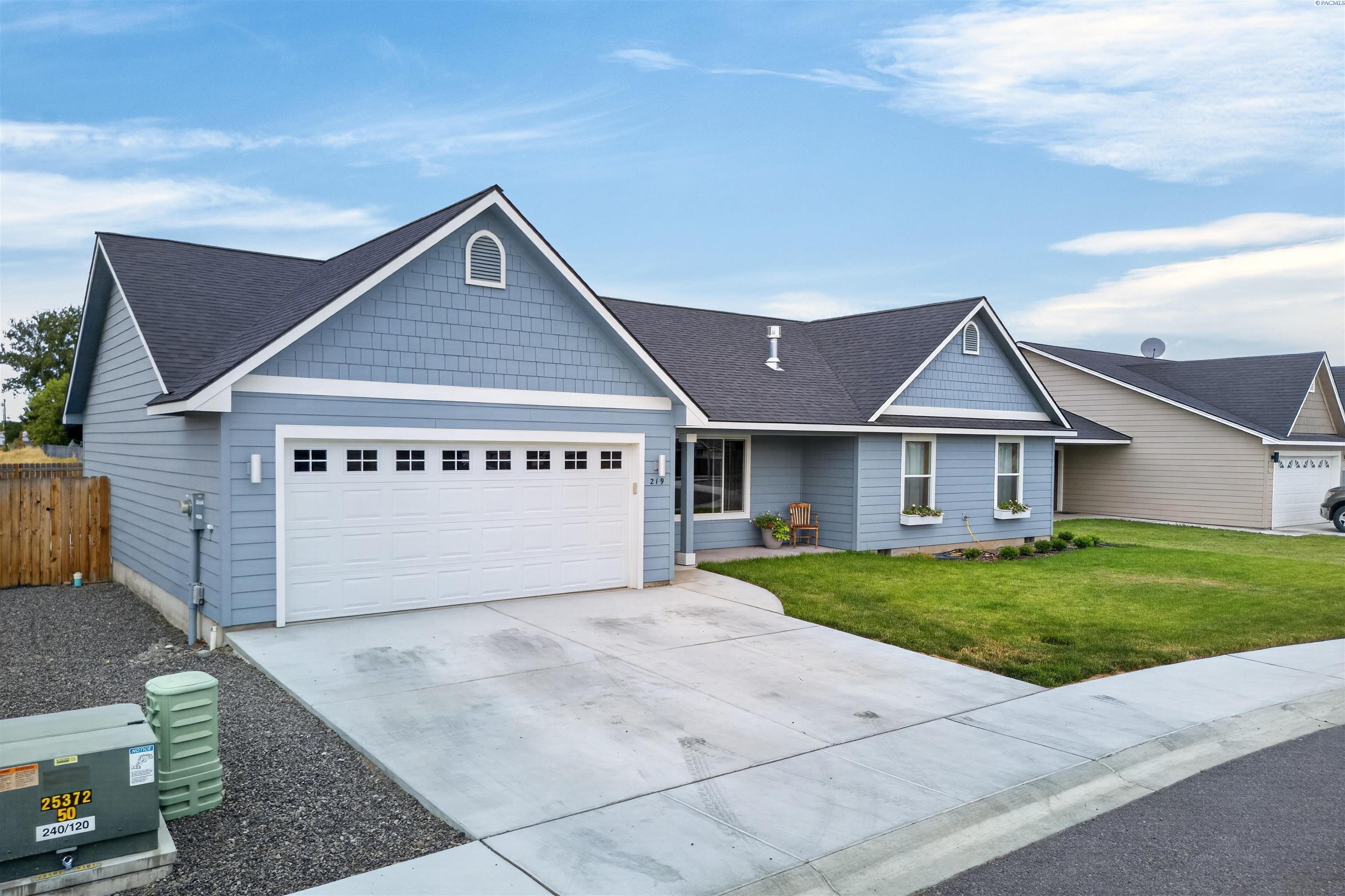 219 Emick Ln, Prosser, WA 99350