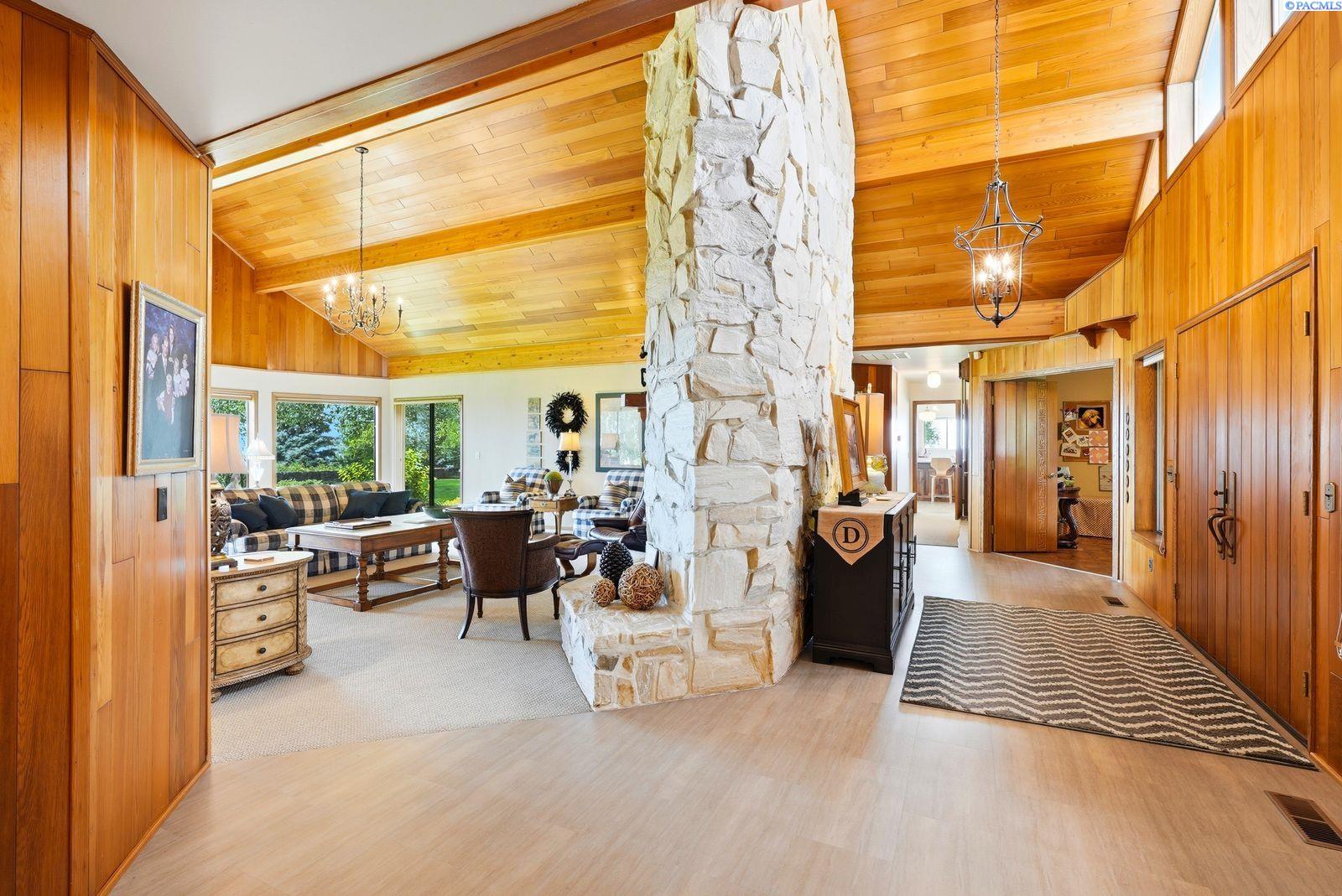 170732 Olson Rd, Grandview, WA 98930